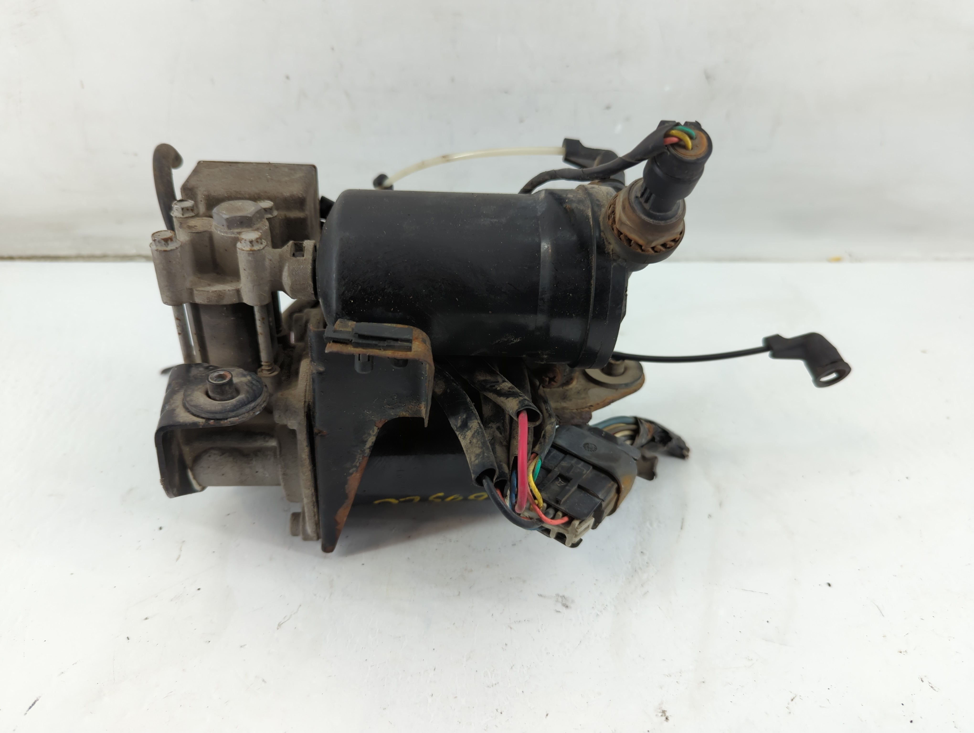 2007-2014 Cadillac Escalade Esv Air Suspension Pump 935356 - Oemusedautoparts1.com