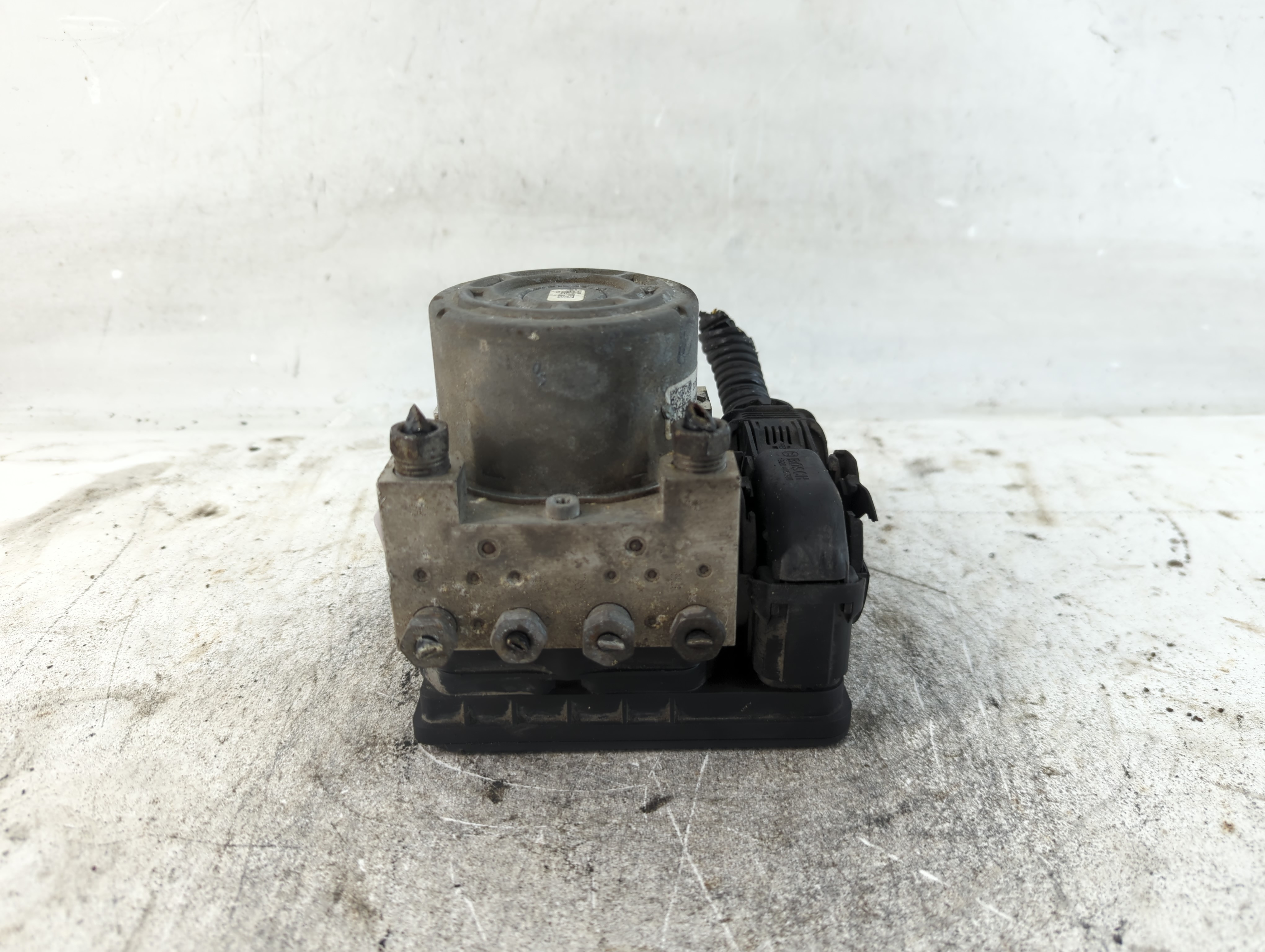 2014-2016 Cadillac Cts Abs Pump Control Module 935364 - Oemusedautoparts1.com
