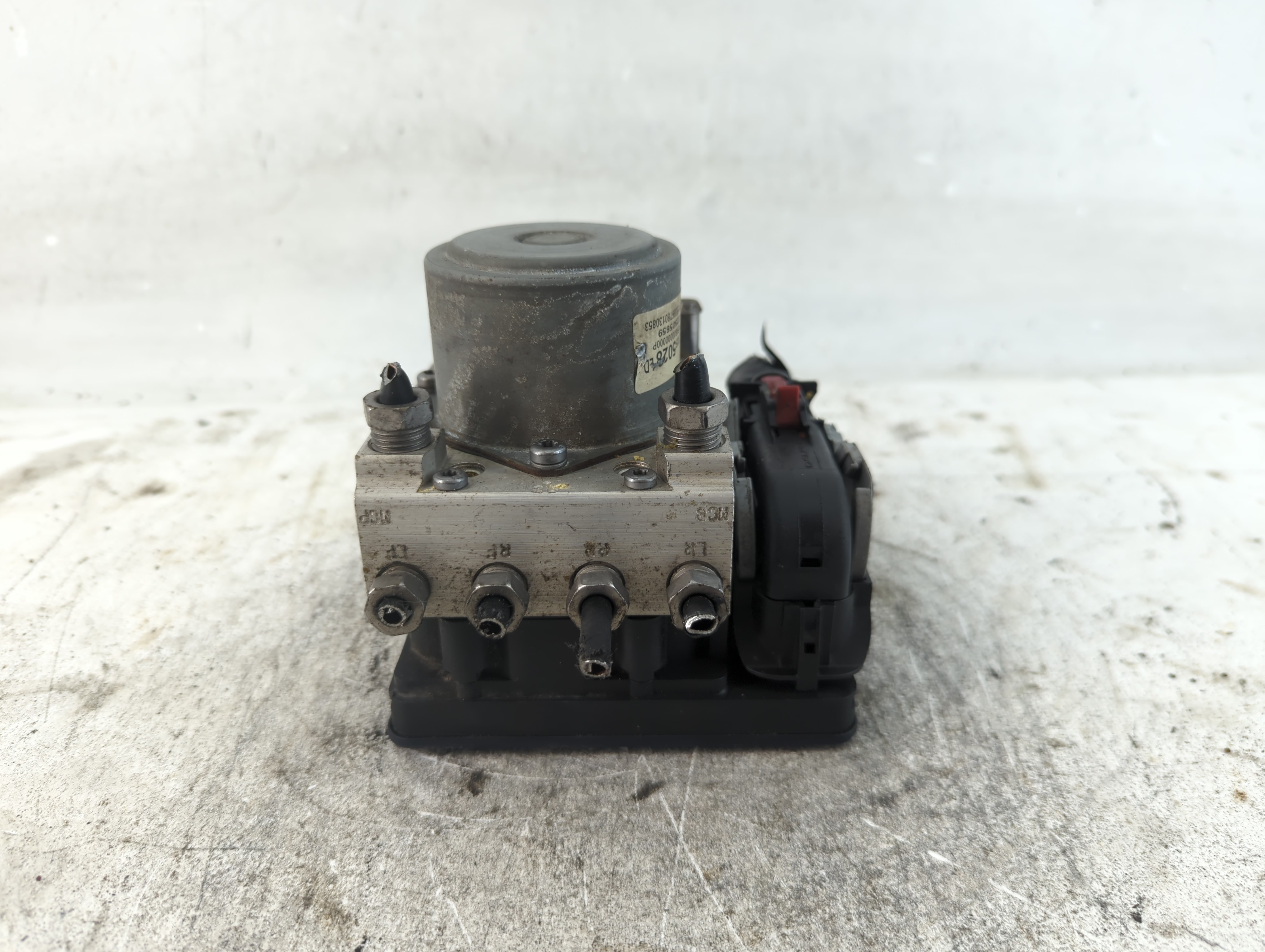2016-2018 Chevrolet Tahoe Abs Pump Control Module 935365 - Oemusedautoparts1.com