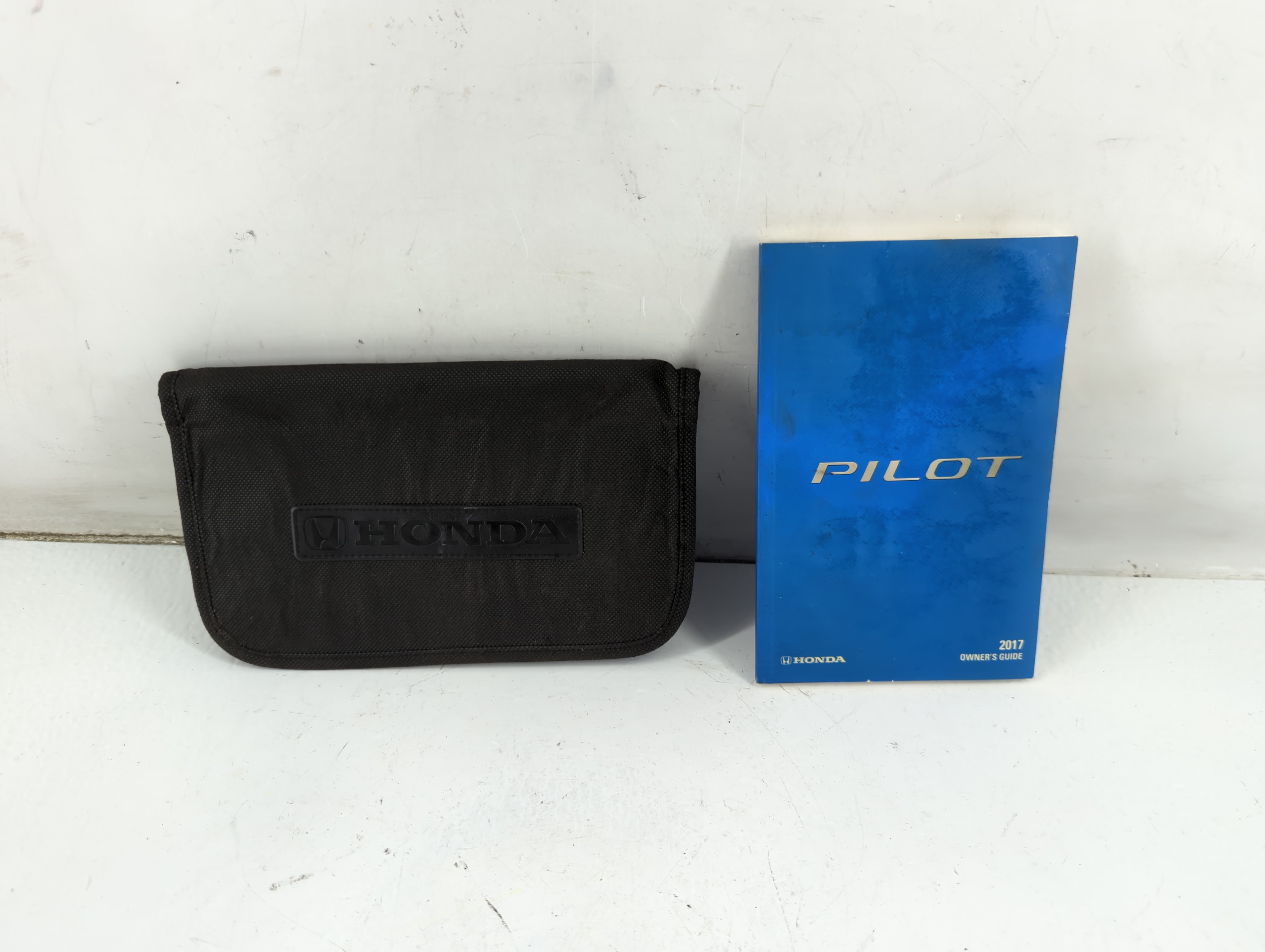 Picture of 2017 Honda Pilot Owners Manual Book Guide 935396