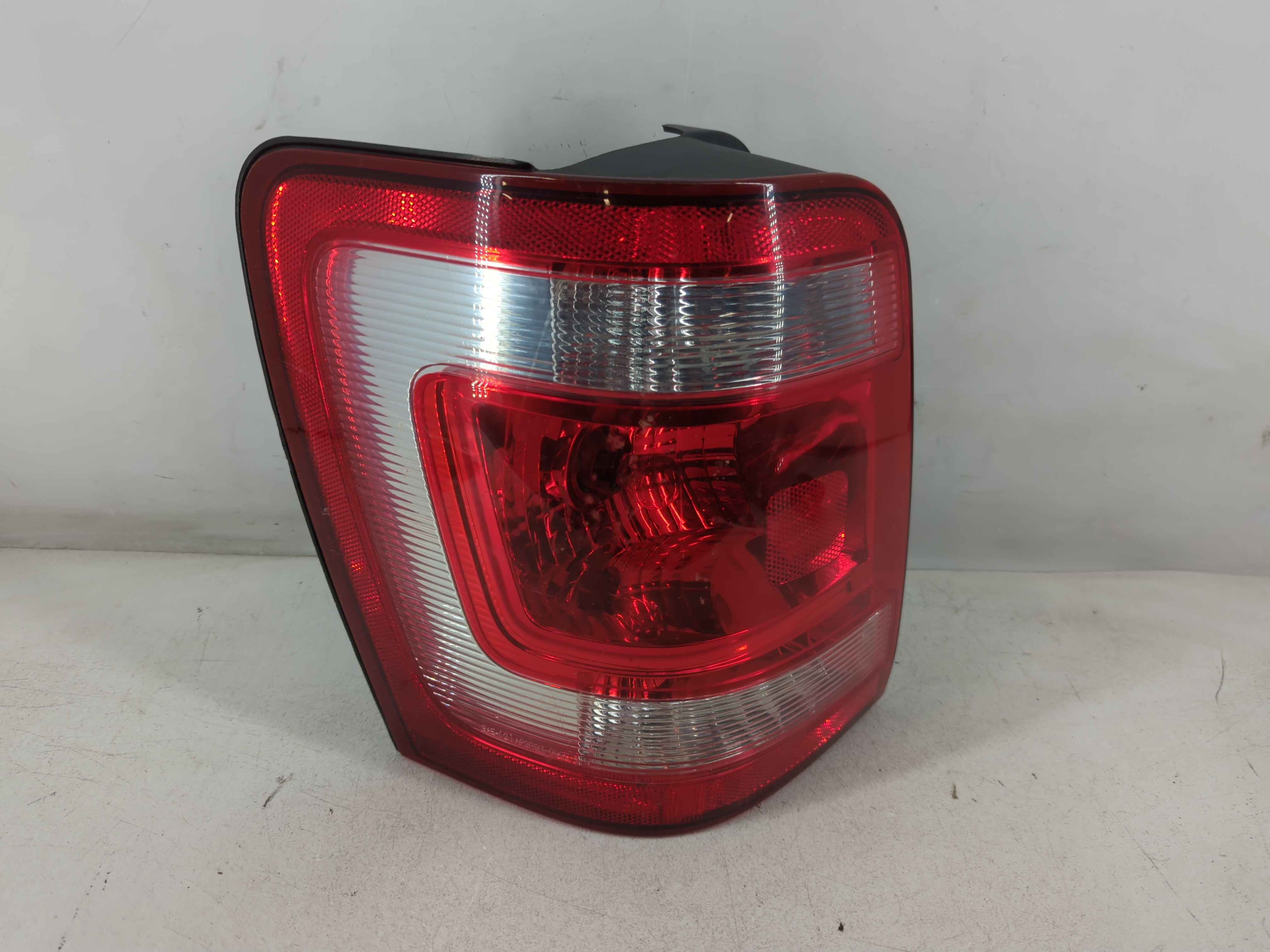 2008-2012 Ford Escape Driver Left Side Tail Light Taillight Oem 935429 - Oemusedautoparts1.com