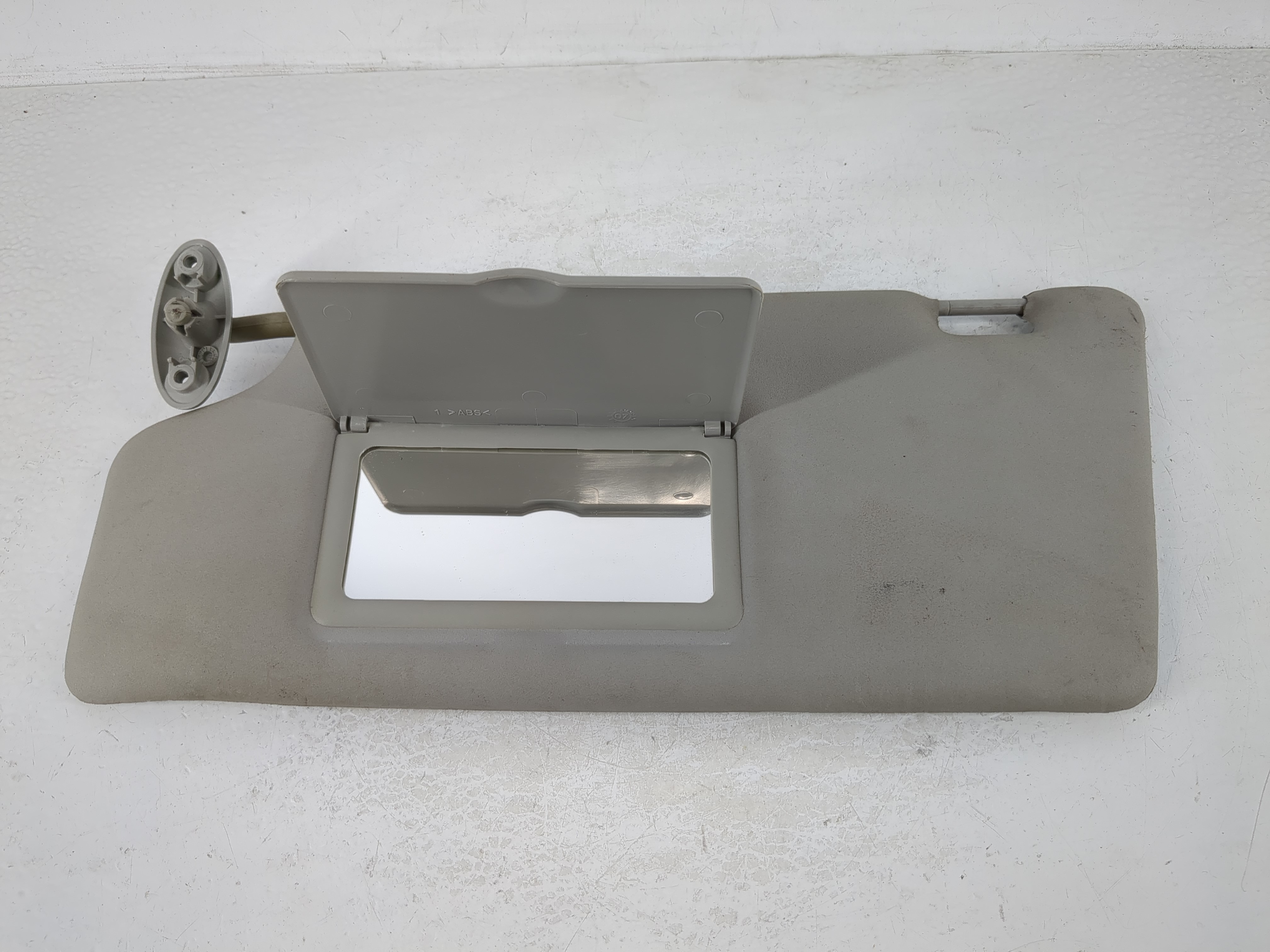 2005-2007 Ford Focus Driver Sun Visor Mirror Left Sunvisor 935541 - Oemusedautoparts1.com