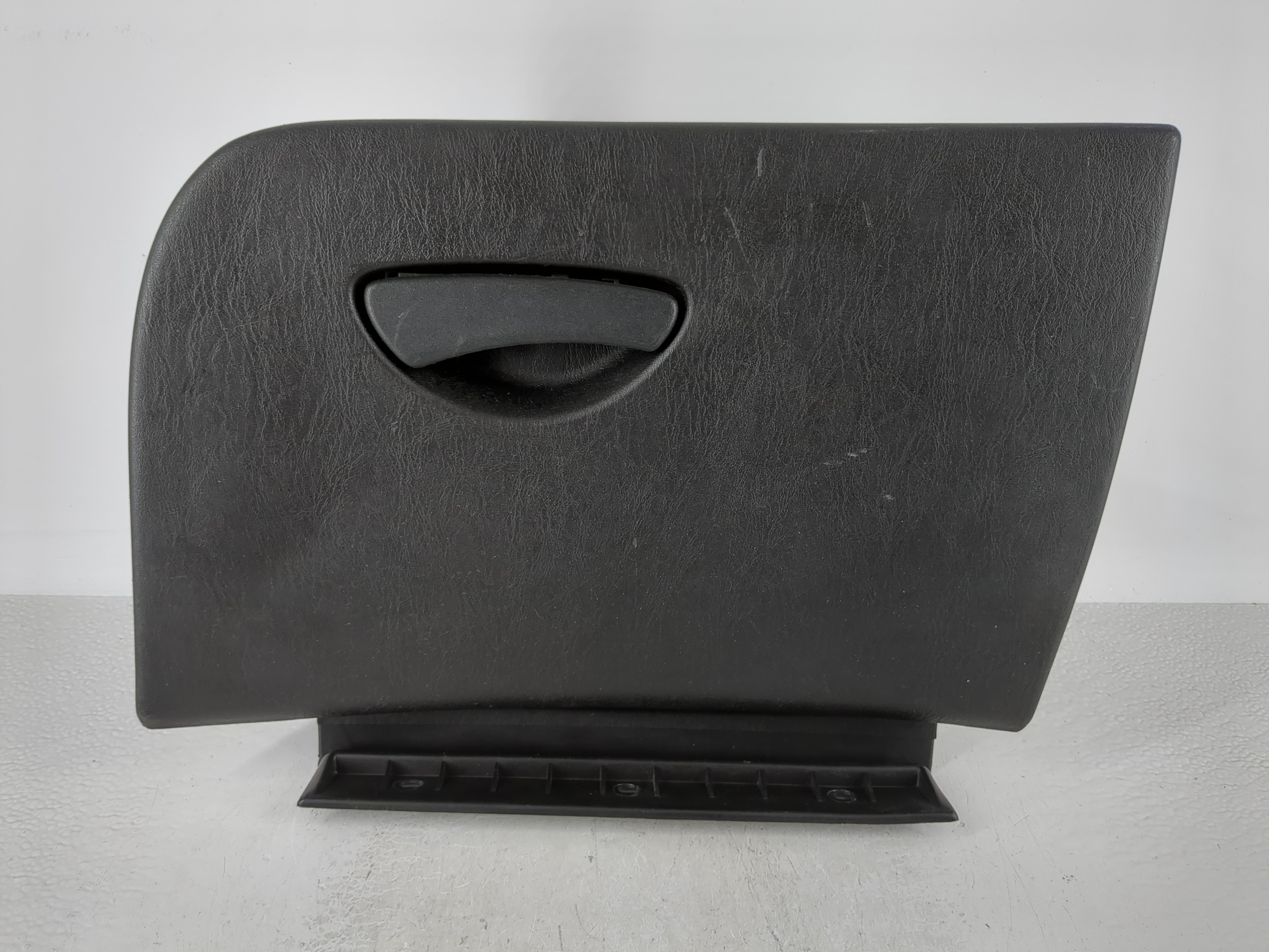 Picture of 2007 Ford Focus Passenger Glove Box Door Storage Compartment 935553