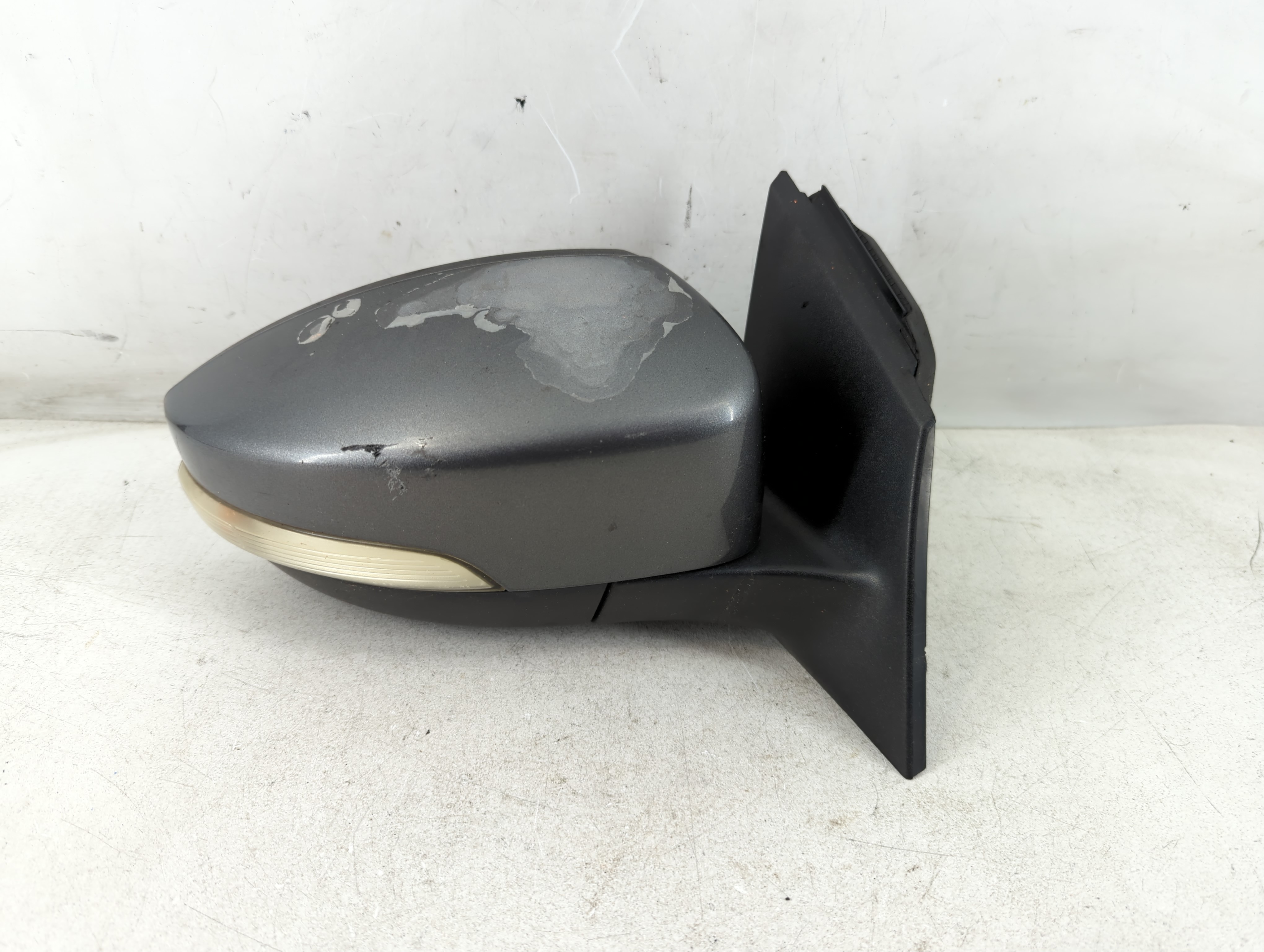 2012-2014 Ford Focus Driver Left Side View Manual Door Mirror Grey 935565 - Oemusedautoparts1.com