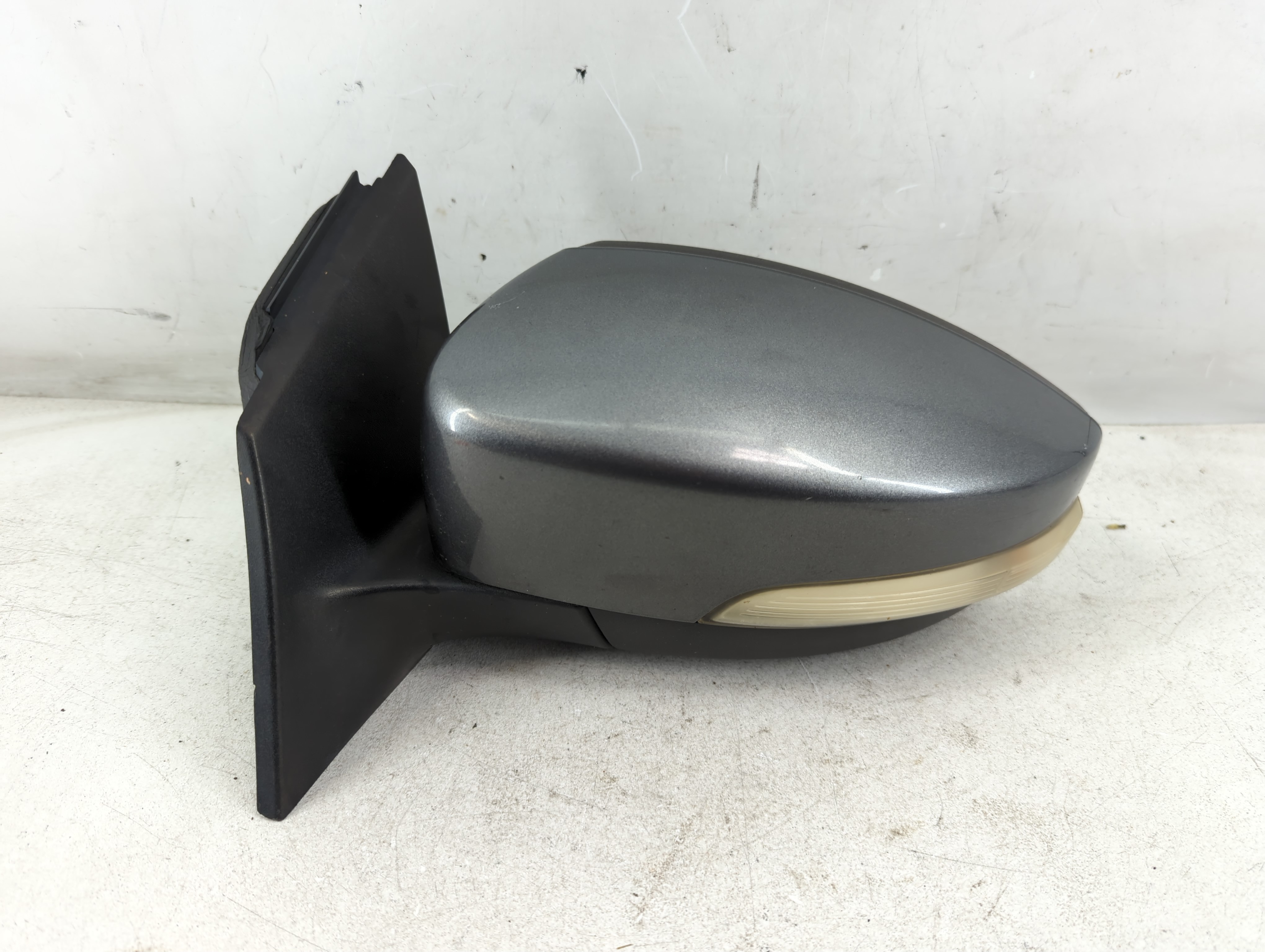 2012-2014 Ford Focus Passenger Right Side View Manual Door Mirror 935566 - Oemusedautoparts1.com