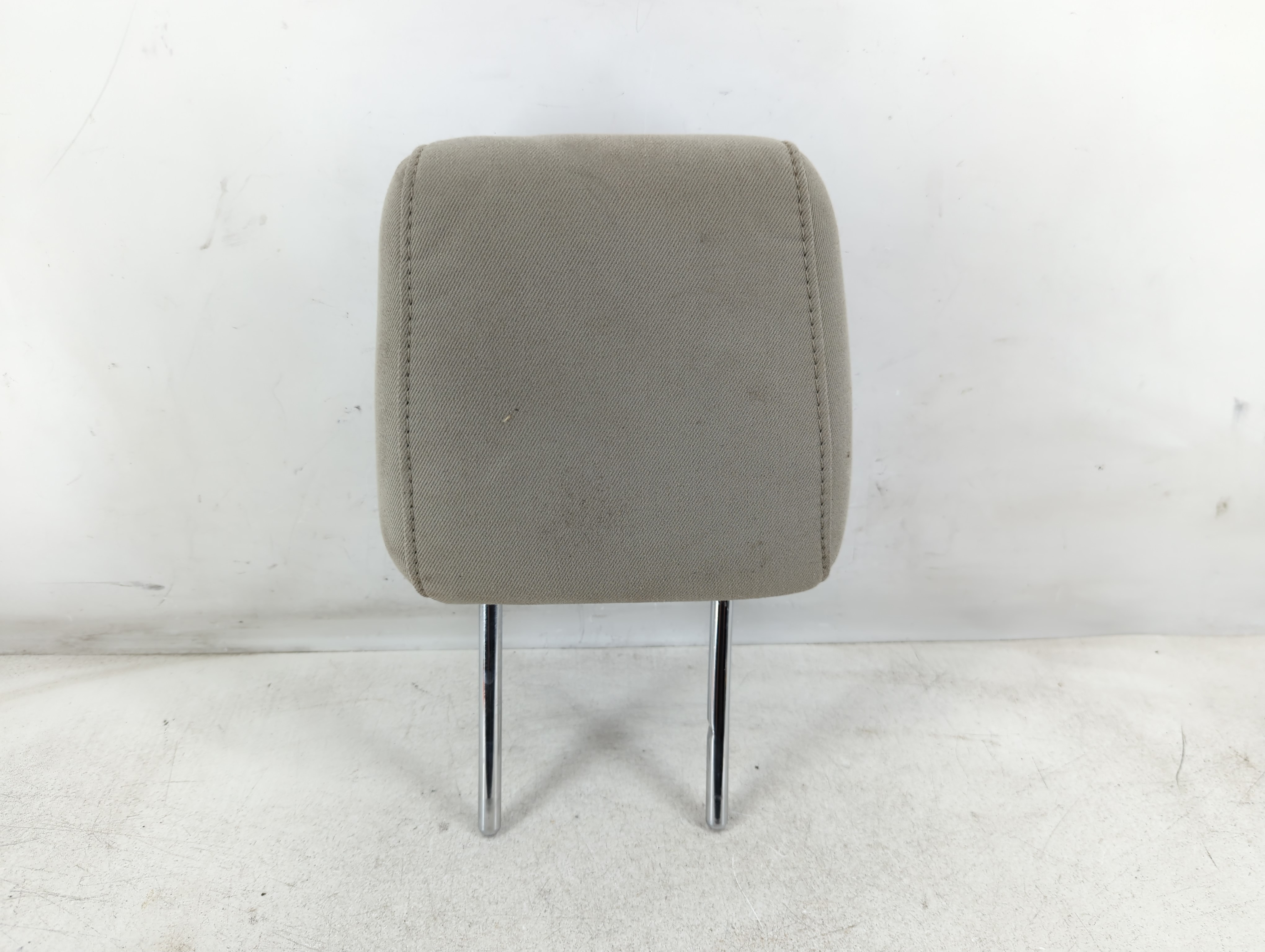 Picture of 2012-2012 Ford Focus Headrest Head Rest Rear Seat Grey 935602
