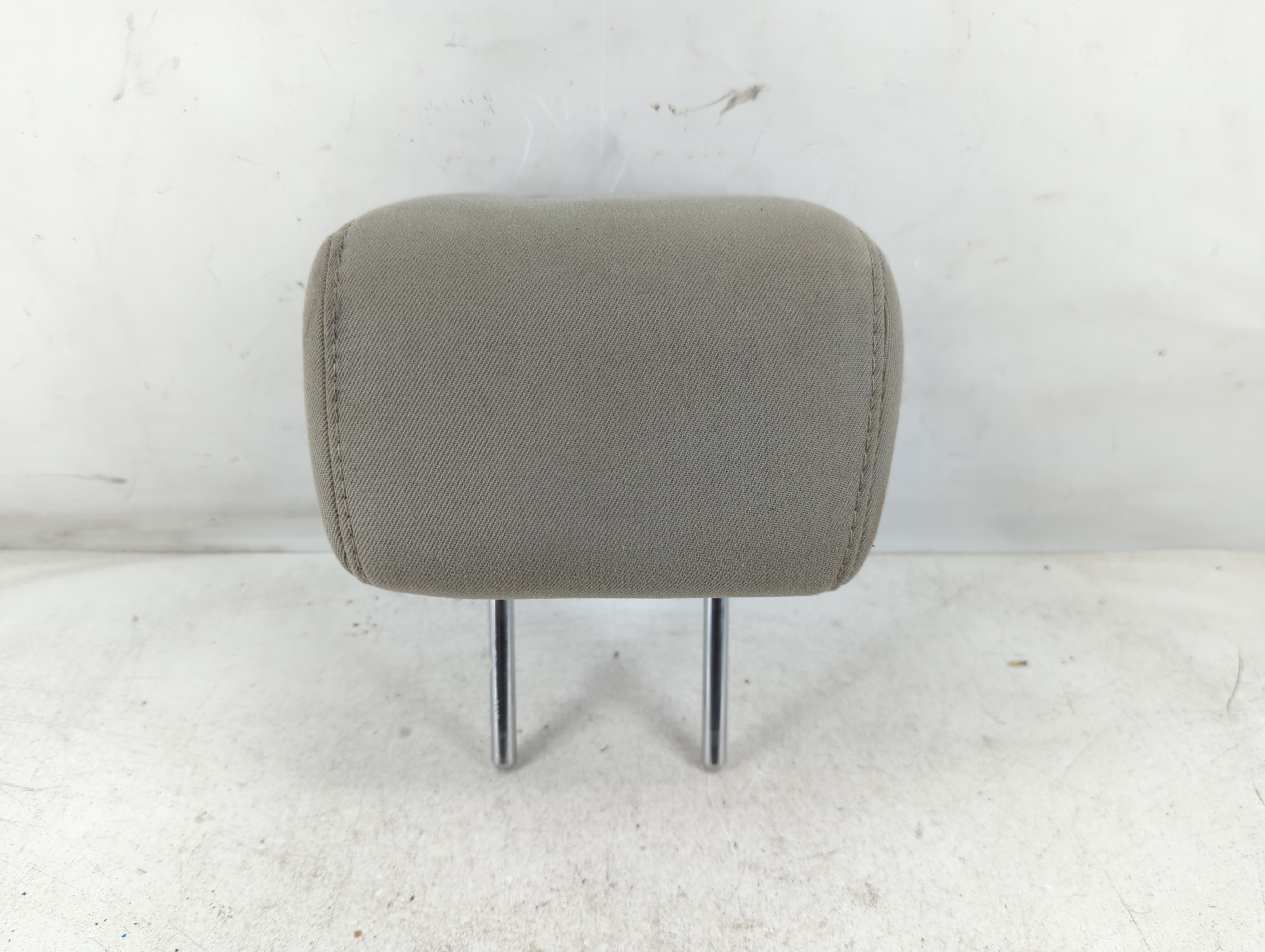 Picture of 2012-2012 Ford Focus Headrest Head Rest Rear Center Seat Grey 935603