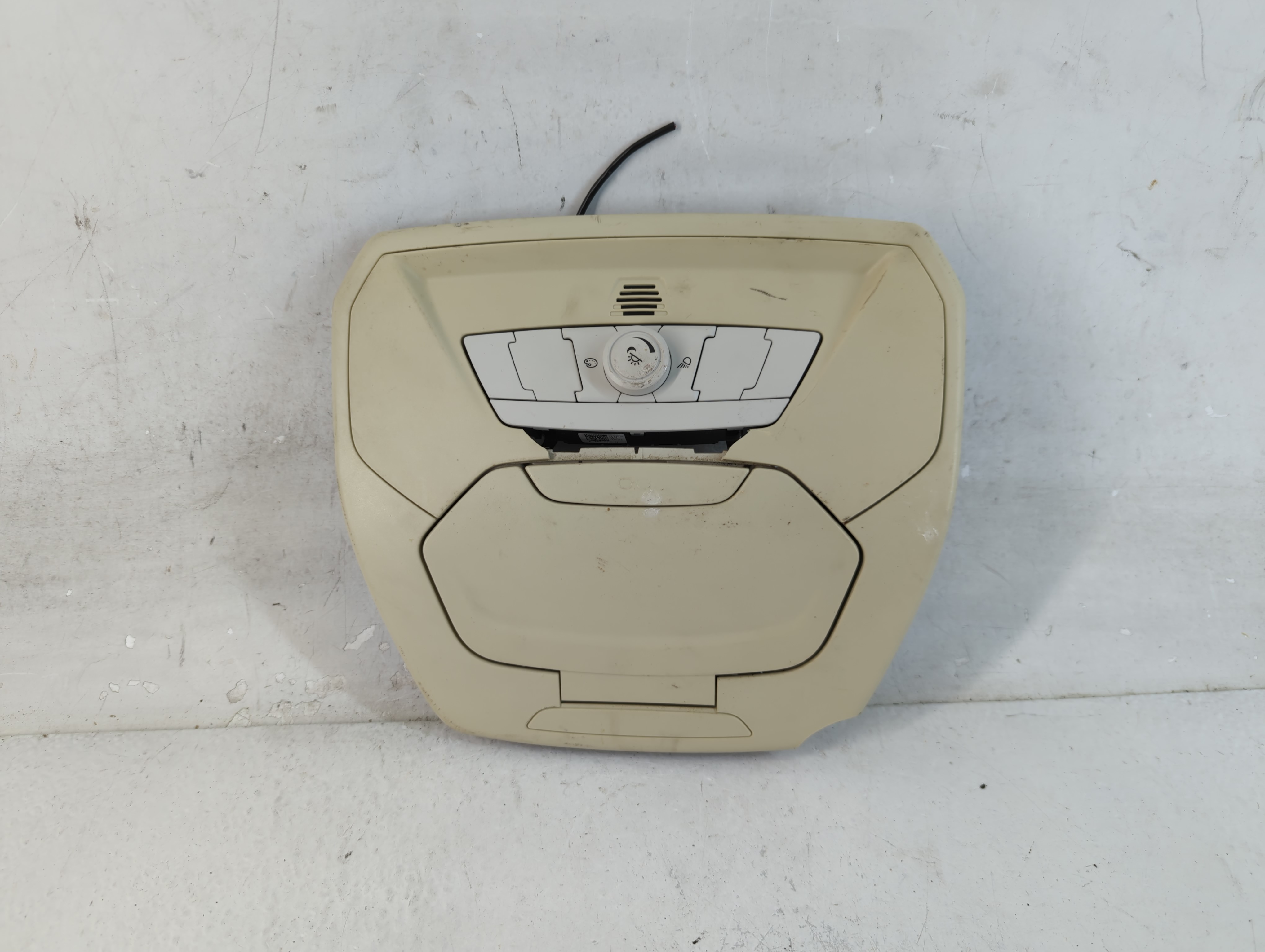 2012-2018 Ford Focus Overhead Roof Console Interior Dome Light 935635 - Oemusedautoparts1.com