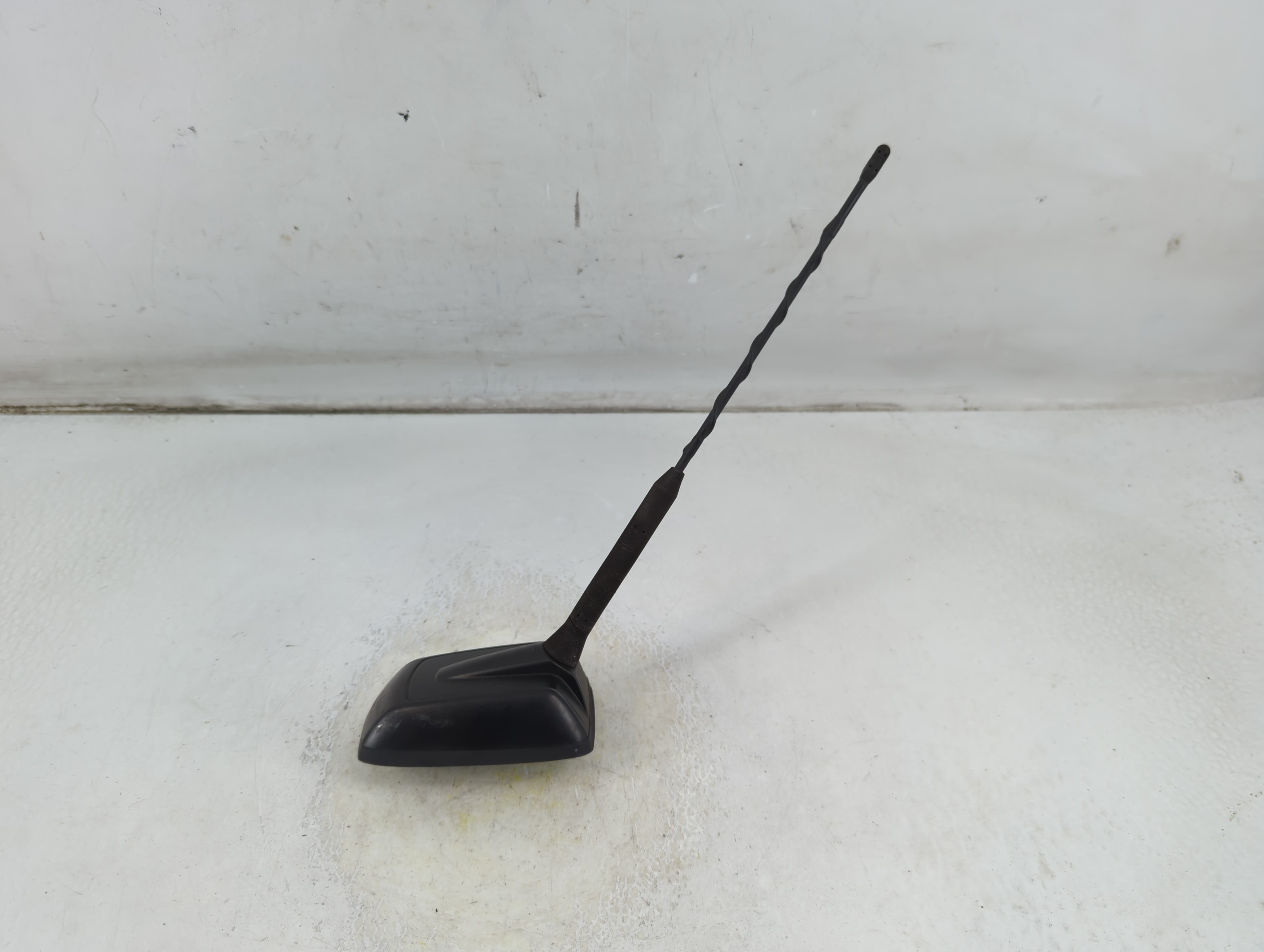 Picture of 2010 Lincoln Mkt Radio Antenna Mast 935783