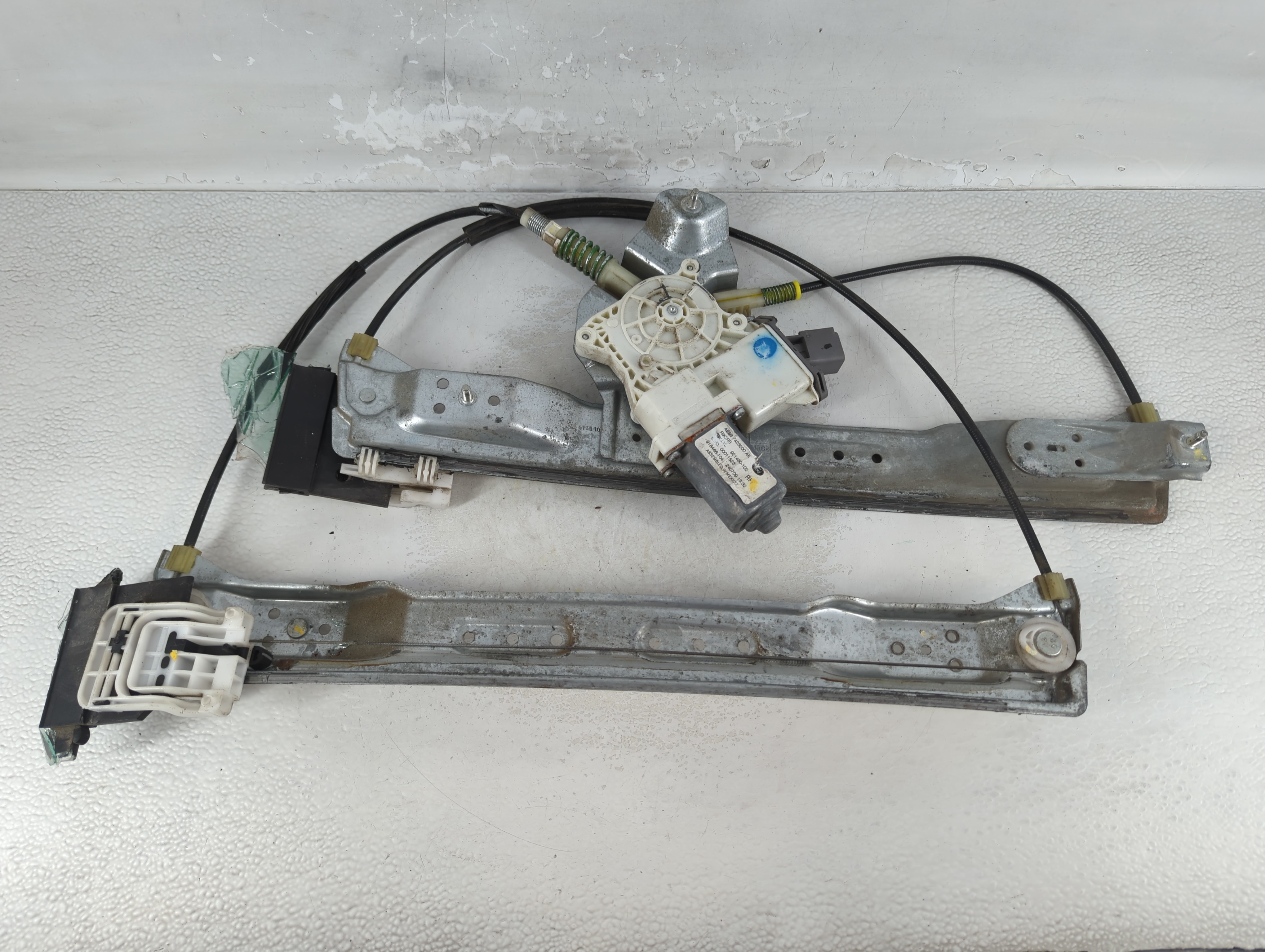 2010-2019 Lincoln Mkt Window Regulator Passenger Front 935819 - Oemusedautoparts1.com