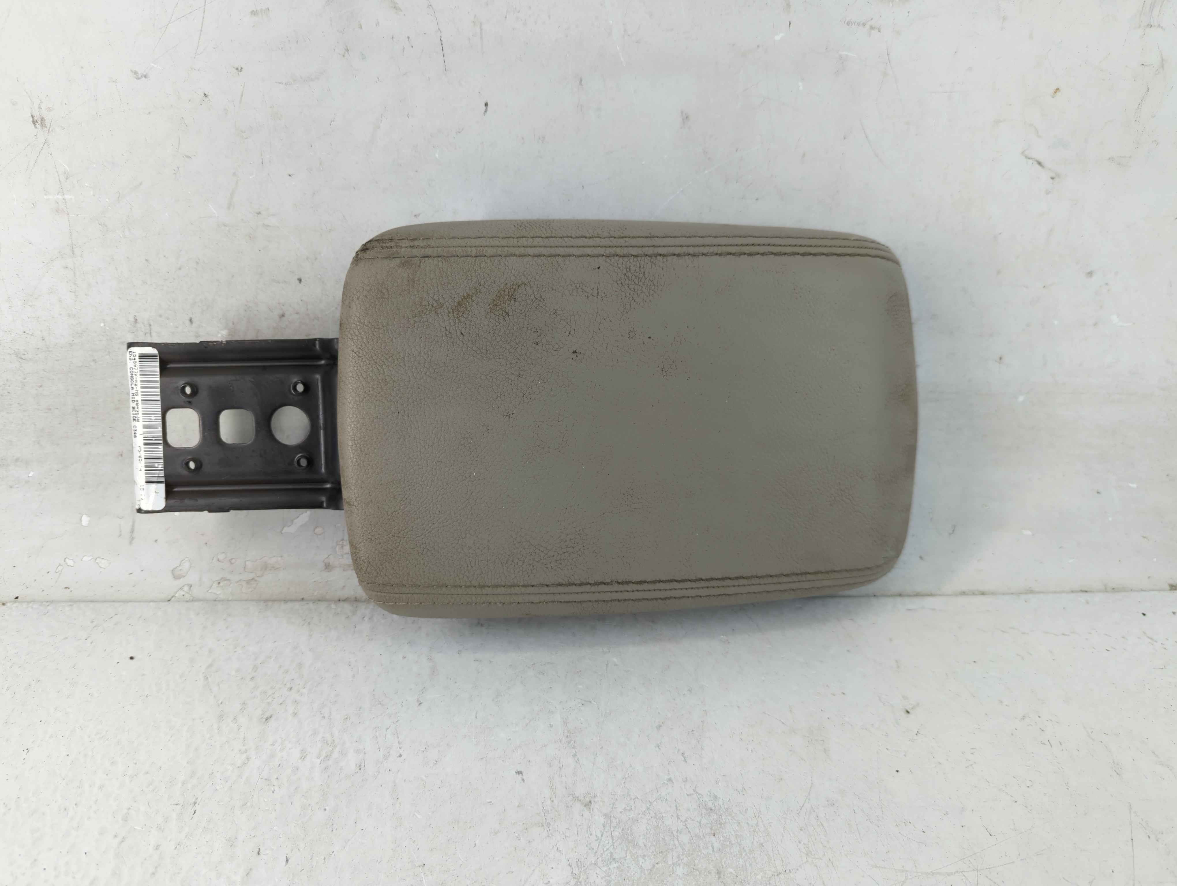 2014 Ford Focus Center Console Armrest Cover Lid Grey 935901 - Oemusedautoparts1.com