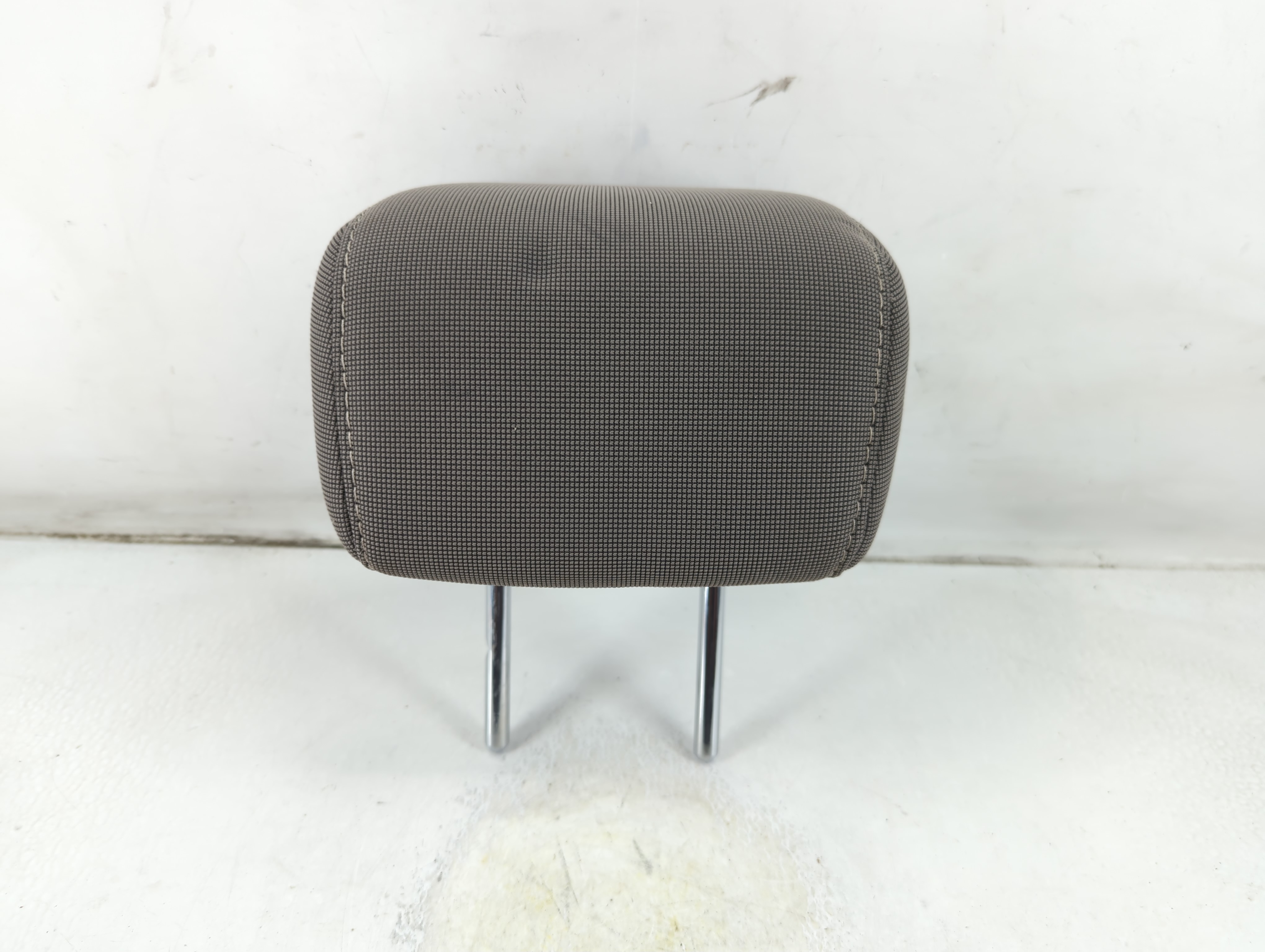2013-2014 Ford Focus Headrest Head Rest Rear Center Seat Grey 935904 - Oemusedautoparts1.com