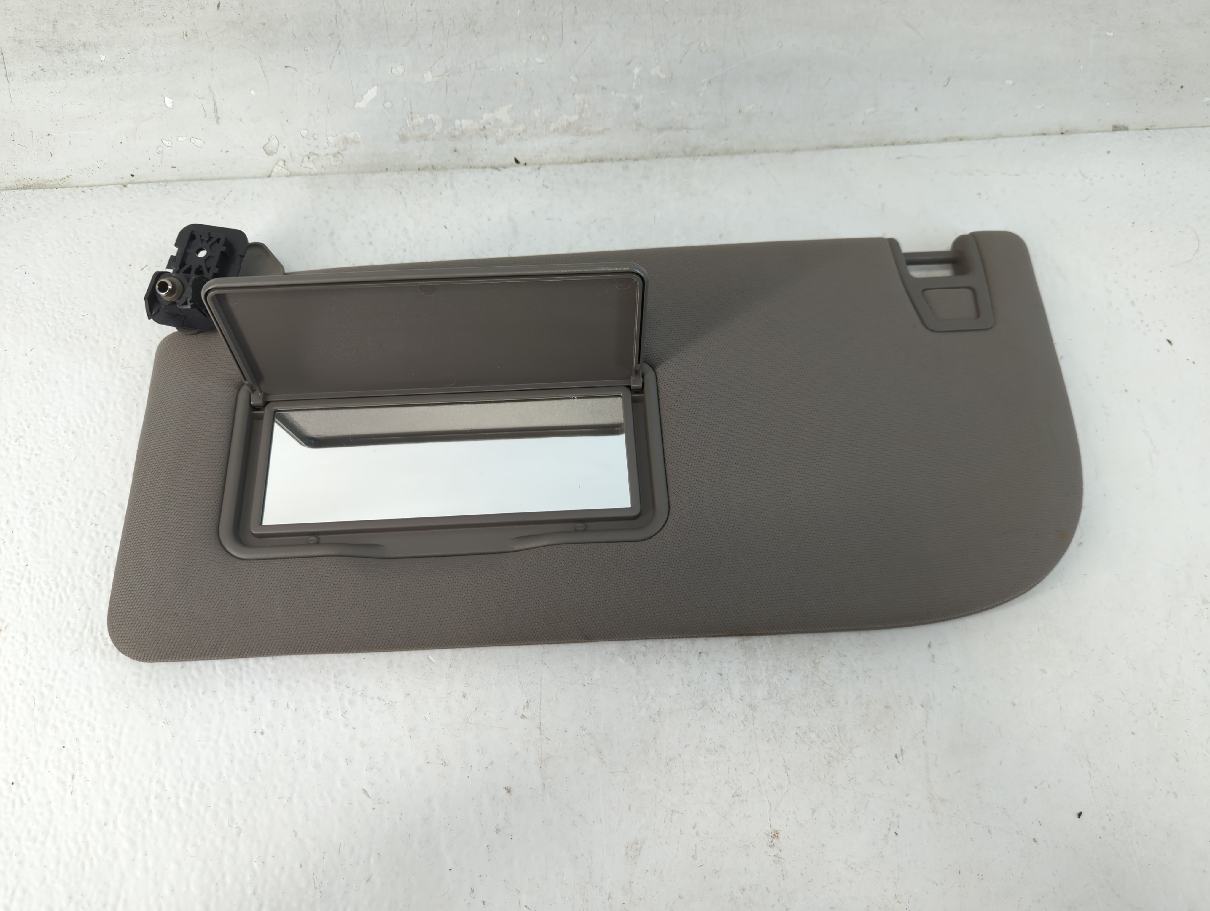 2018-2020 Ford F-150 Driver Sun Visor Mirror Left Sunvisor 936011 - Oemusedautoparts1.com