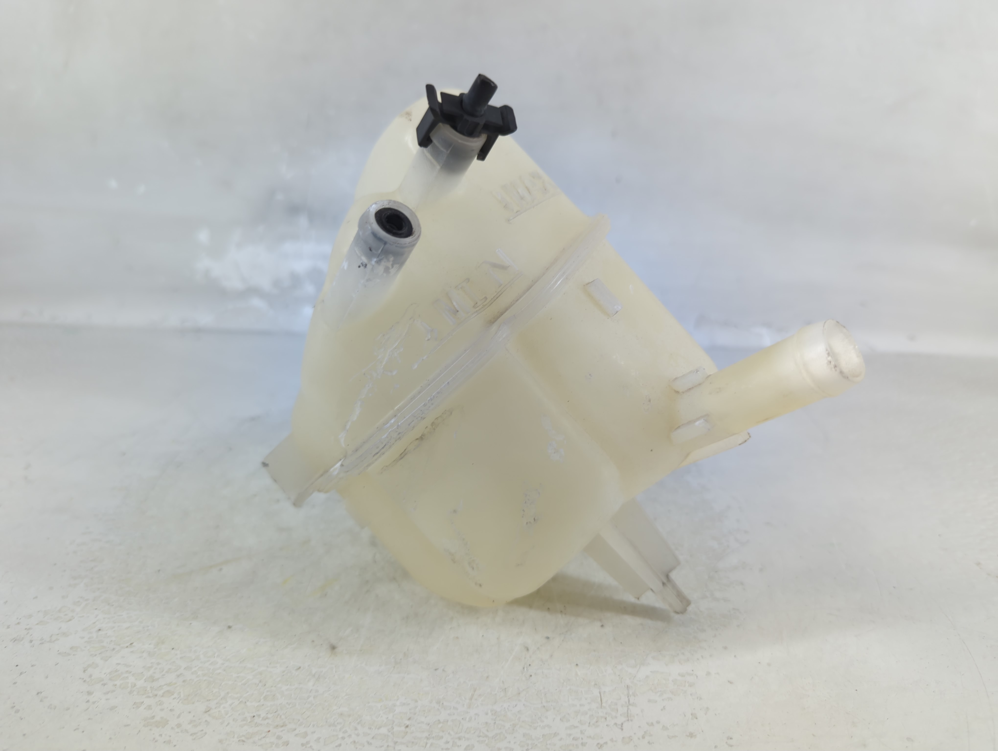 2013-2016 Ford Fusion Radiator Coolant Overflow Expansion Tank Bottle 936282 - Oemusedautoparts1.com