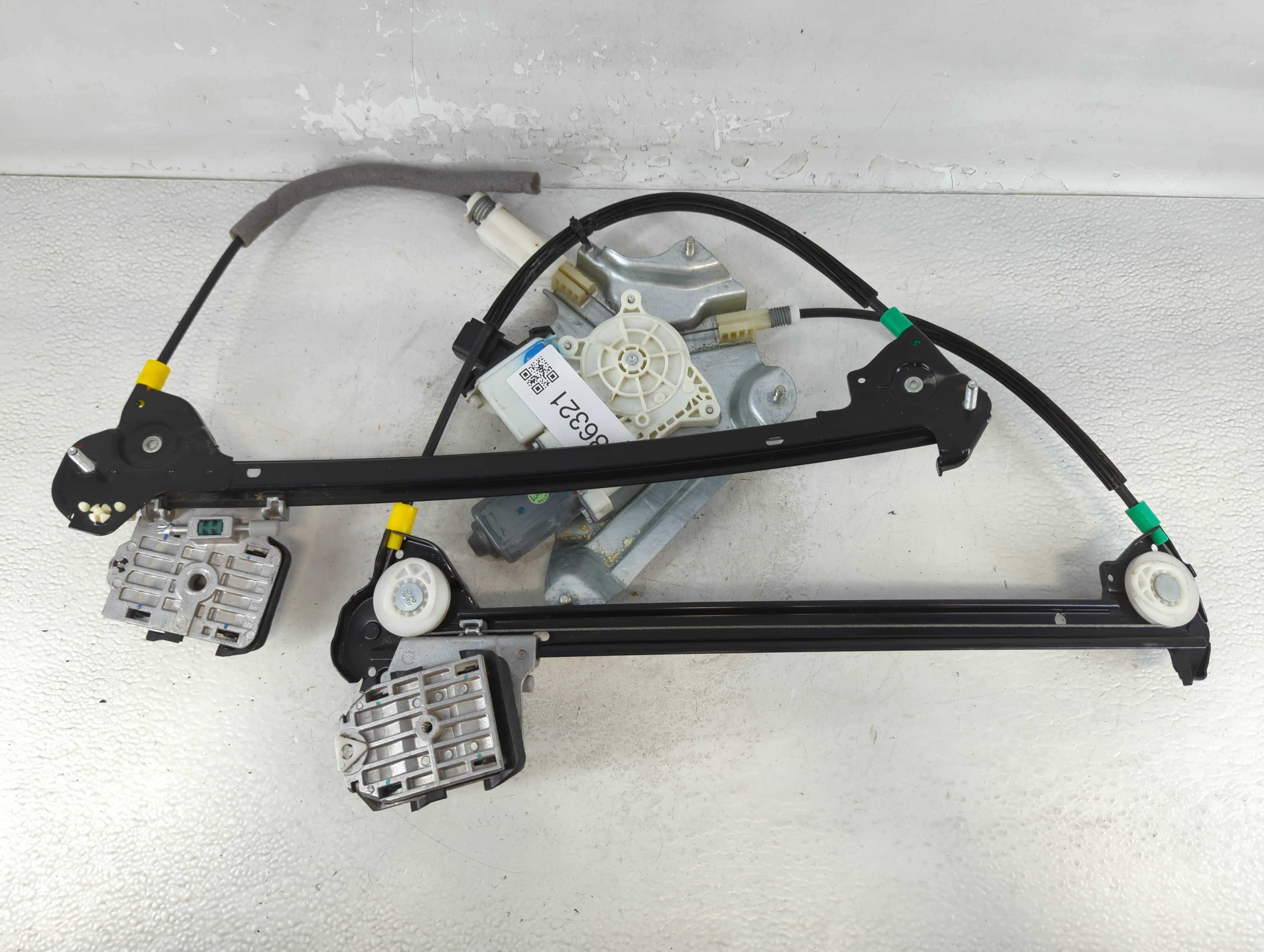 2010-2014 Ford Mustang Passenger Front Right Power Window Motor 936321 - Oemusedautoparts1.com
