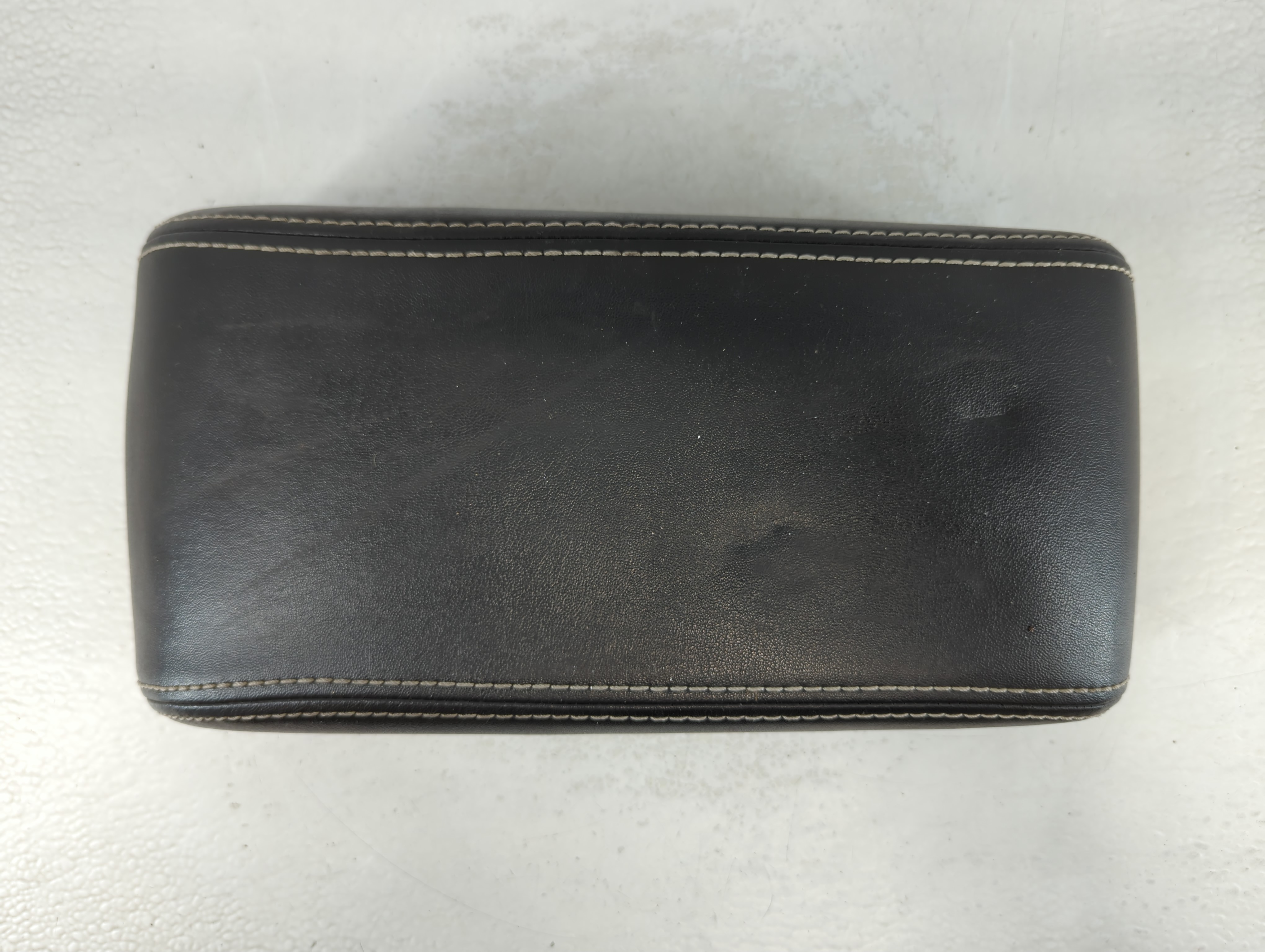 2010-2012 Ford Fusion Center Console Armrest Cover Lid Black 936528 - Oemusedautoparts1.com
