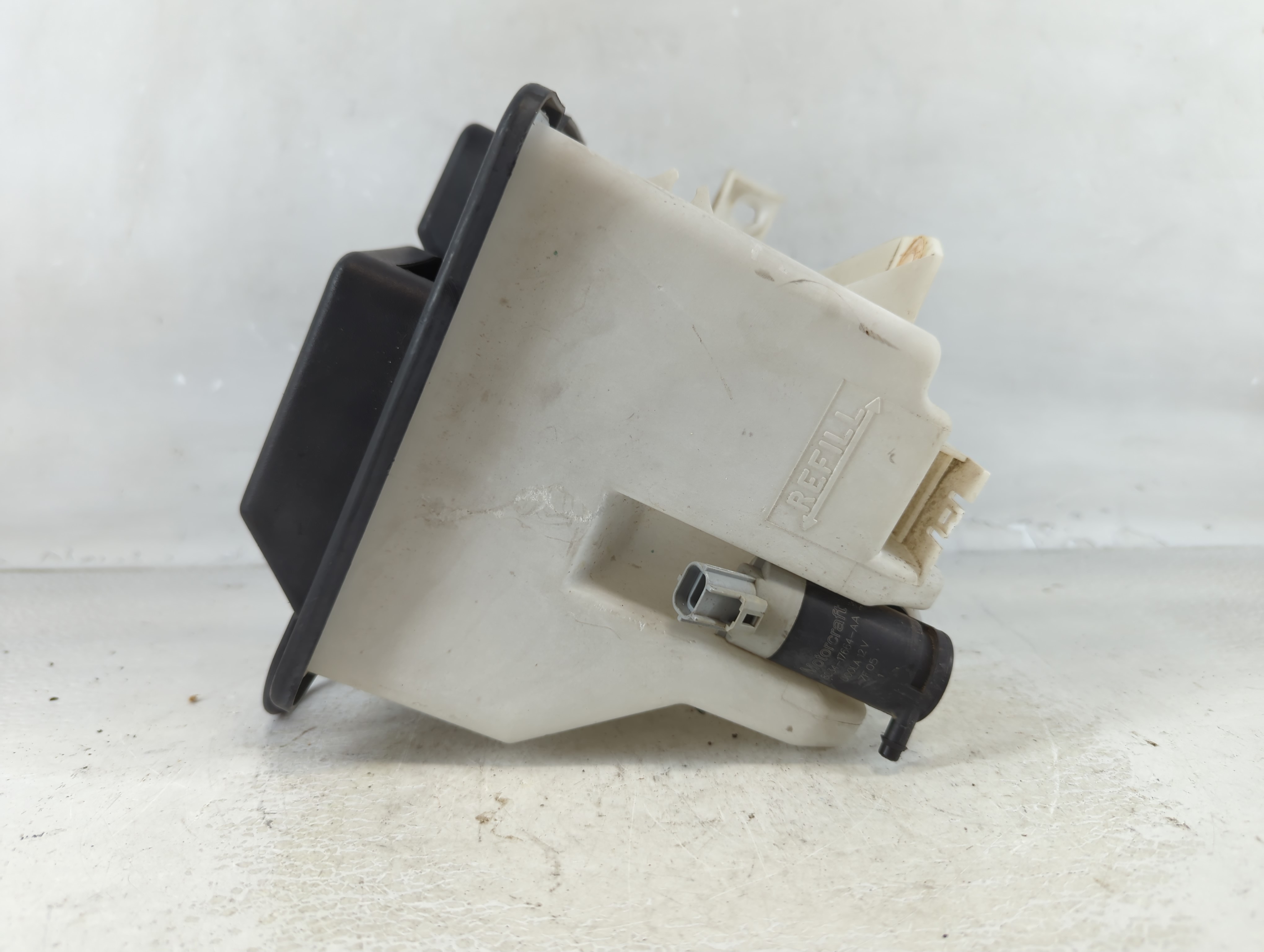2007-2008 Ford F-150 Windshield Washer Fluid Reservoir Bottle Oem 936626 - Oemusedautoparts1.com