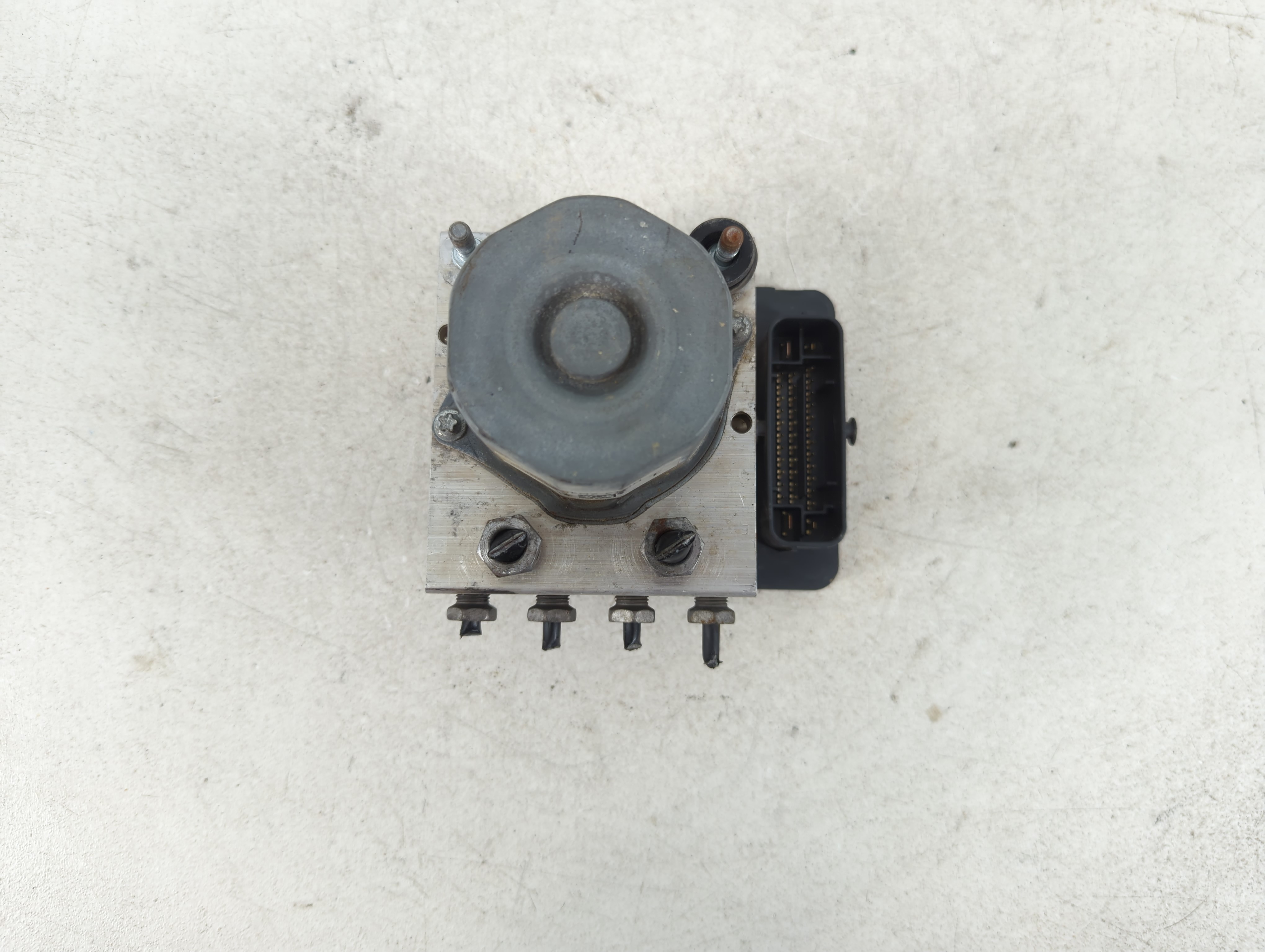 2013-2014 Ford Taurus Abs Pump Control Module 936906 - Oemusedautoparts1.com