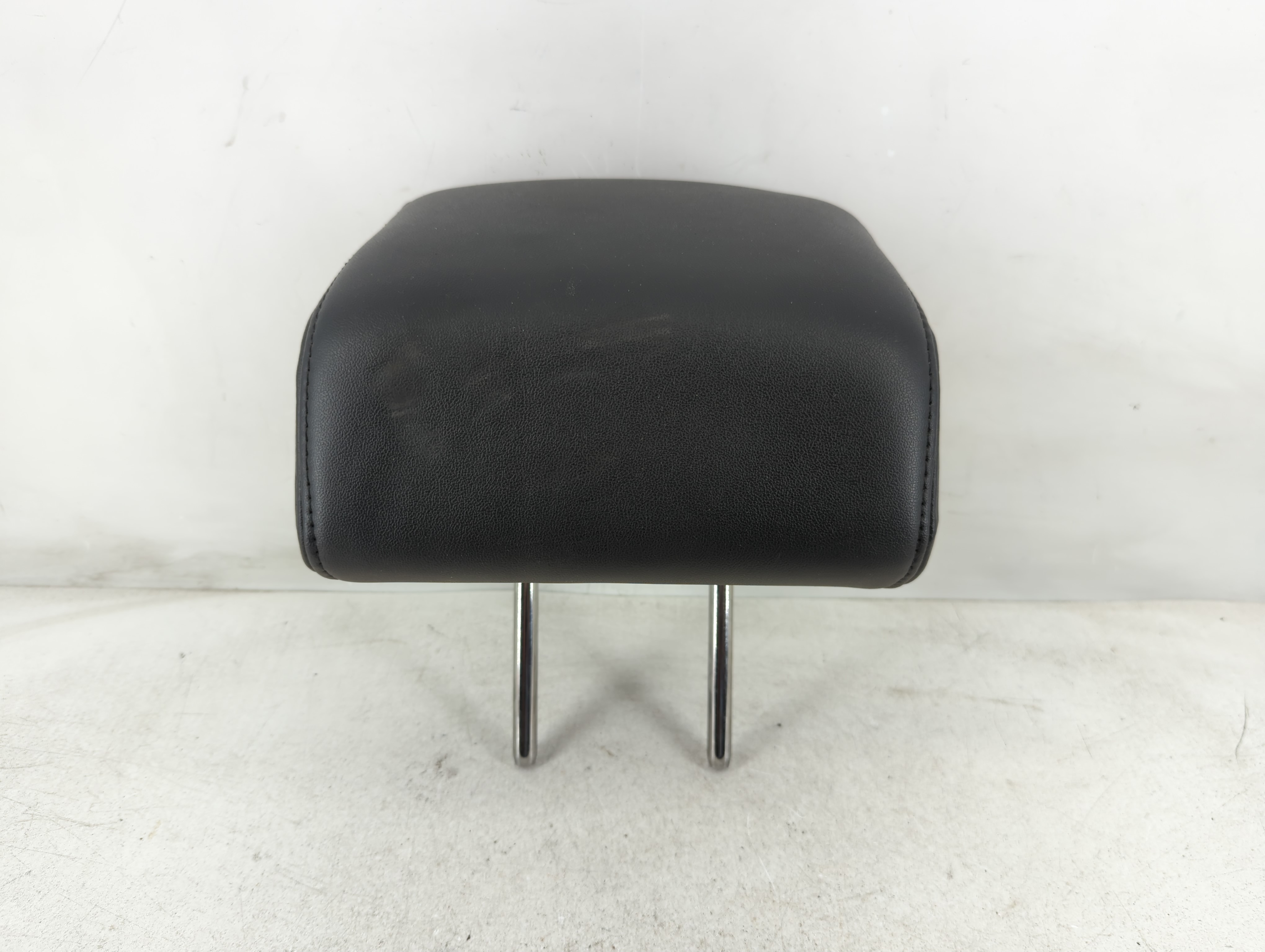 2013 Ford Taurus Headrest Head Rest Rear Center Seat Black 936929 - Oemusedautoparts1.com