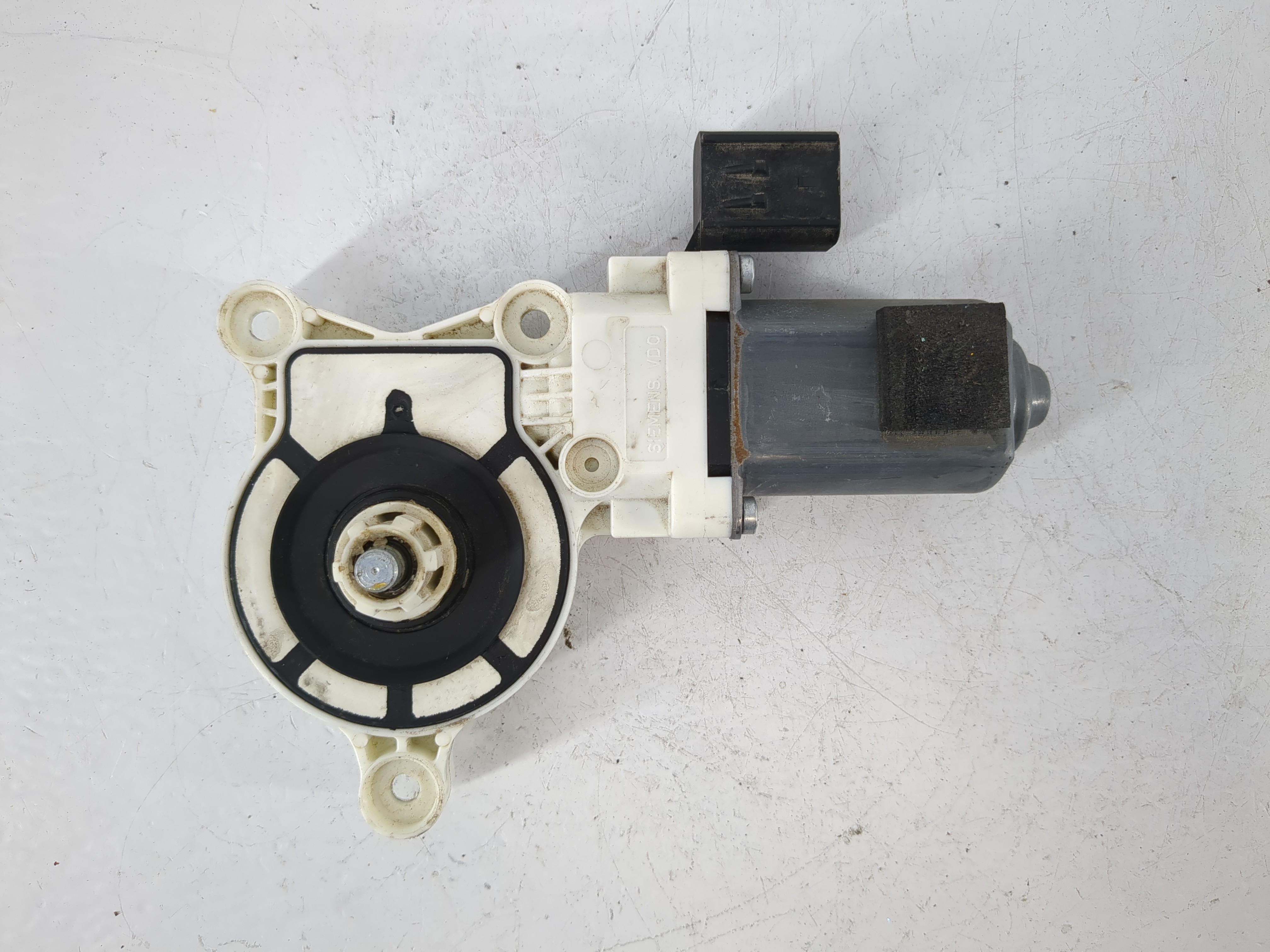 1994-2002 Dodge Ram 2500 Passenger Front Right Power Window Motor 937003 - Oemusedautoparts1.com