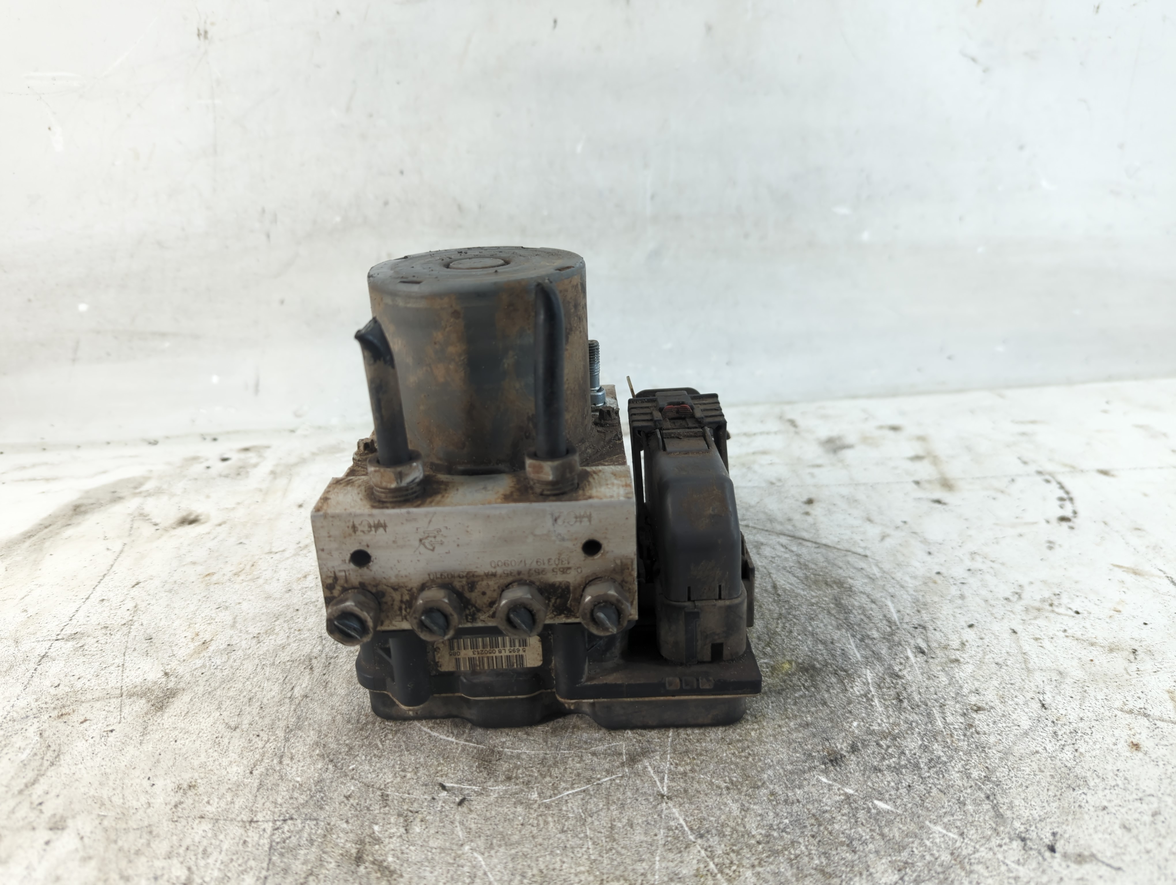 2009-2013 Chevrolet Silverado 1500 Abs Pump Control Module 937049 - Oemusedautoparts1.com
