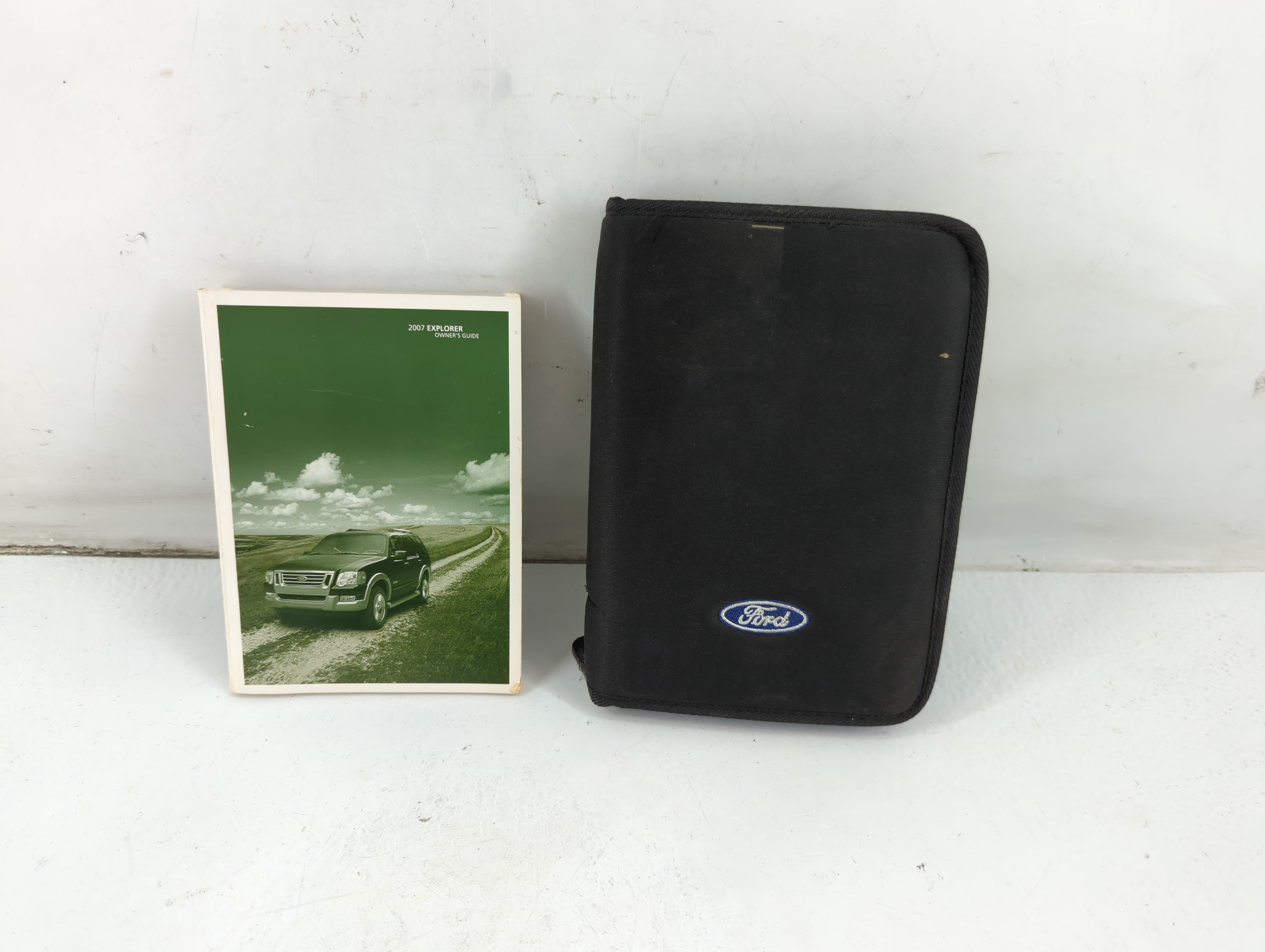 2007 Ford Explorer Owners Manual Book Guide 937083 - Oemusedautoparts1.com