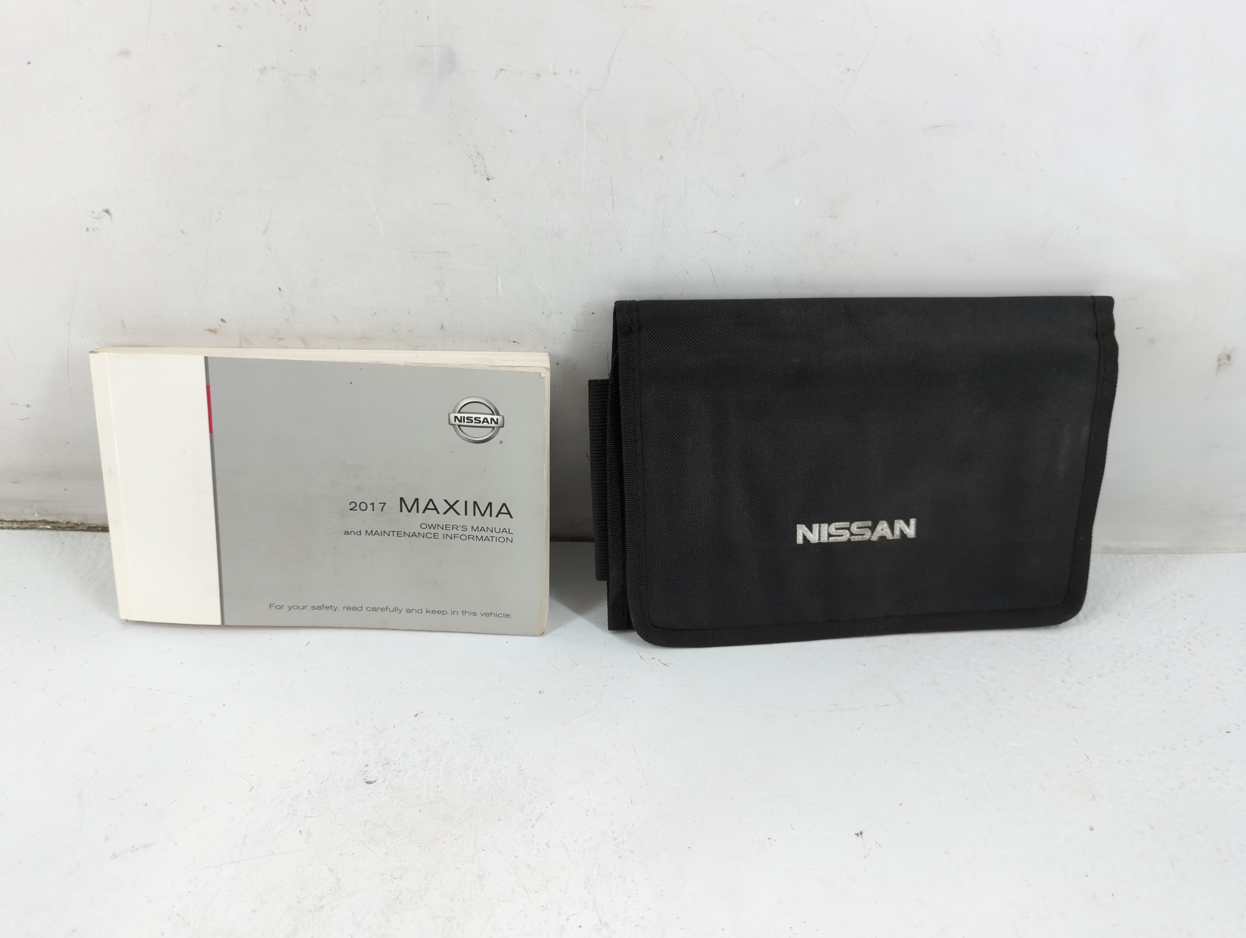 Picture of 2017 Nissan Maxima Owners Manual Book Guide 937086