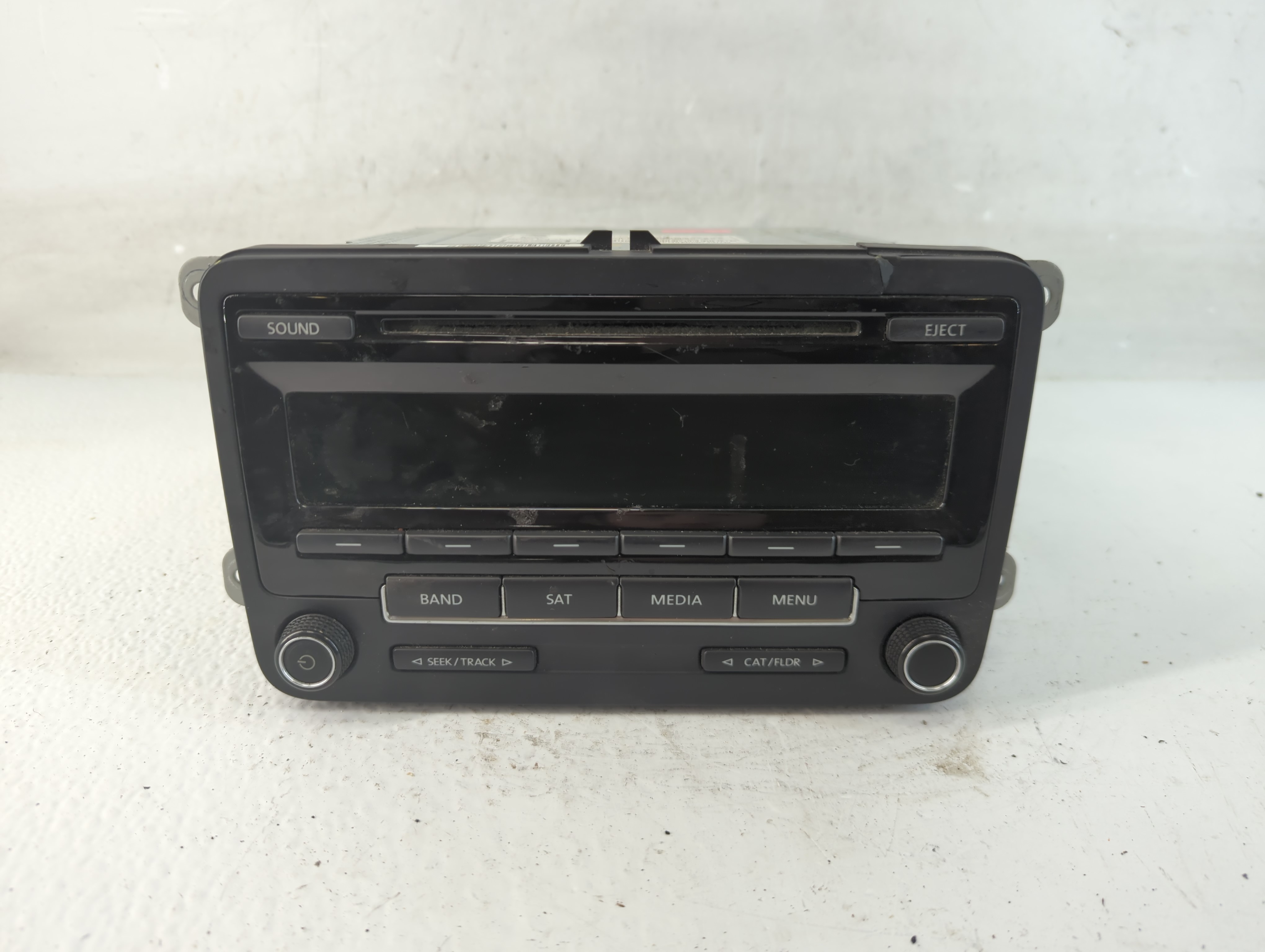 2012-2017 Volkswagen Jetta Am Fm Cd Player Radio Receiver 937113 - Oemusedautoparts1.com