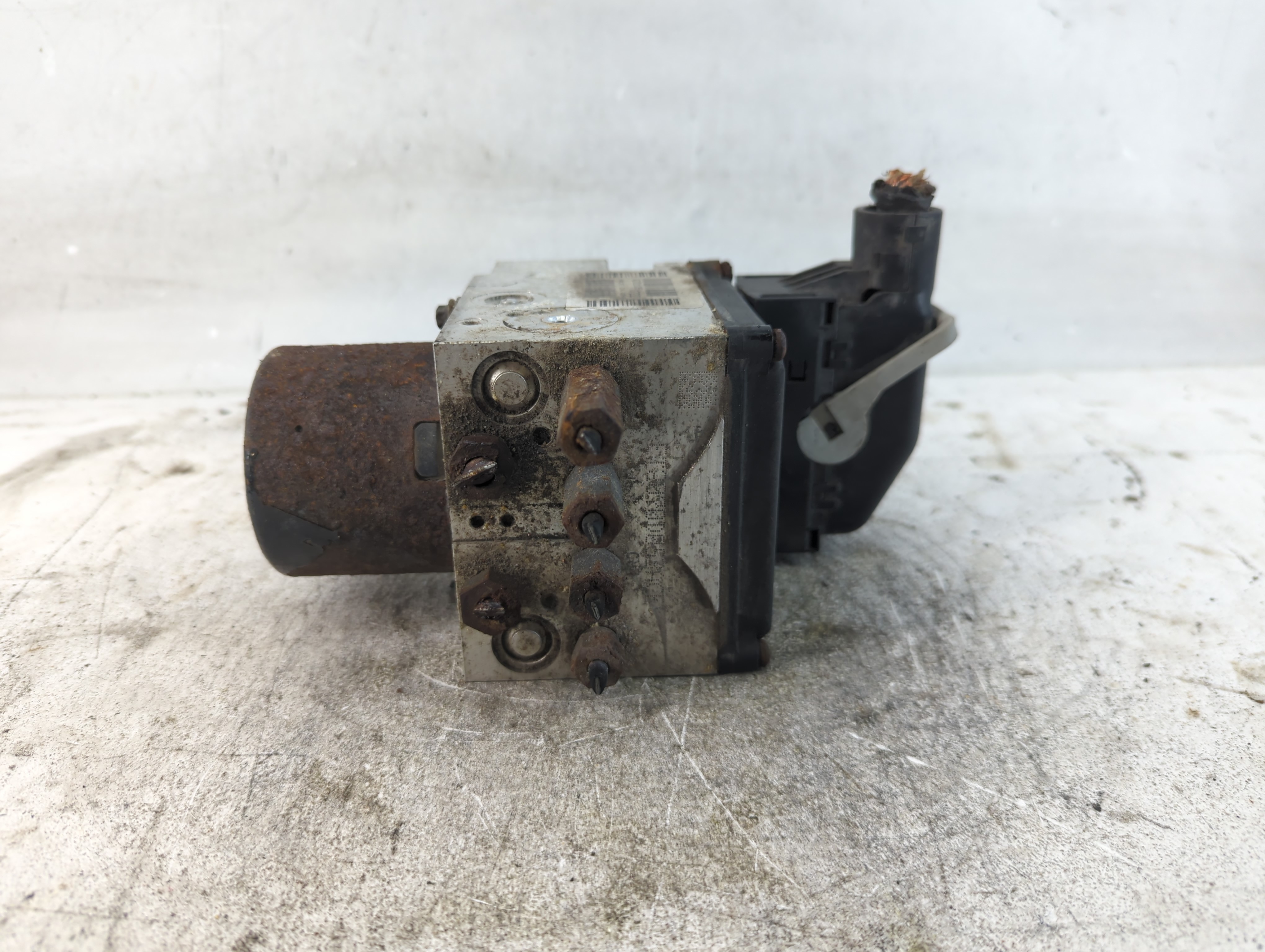 2011-2014 Ford E-250 Abs Pump Control Module 937151 - Oemusedautoparts1.com