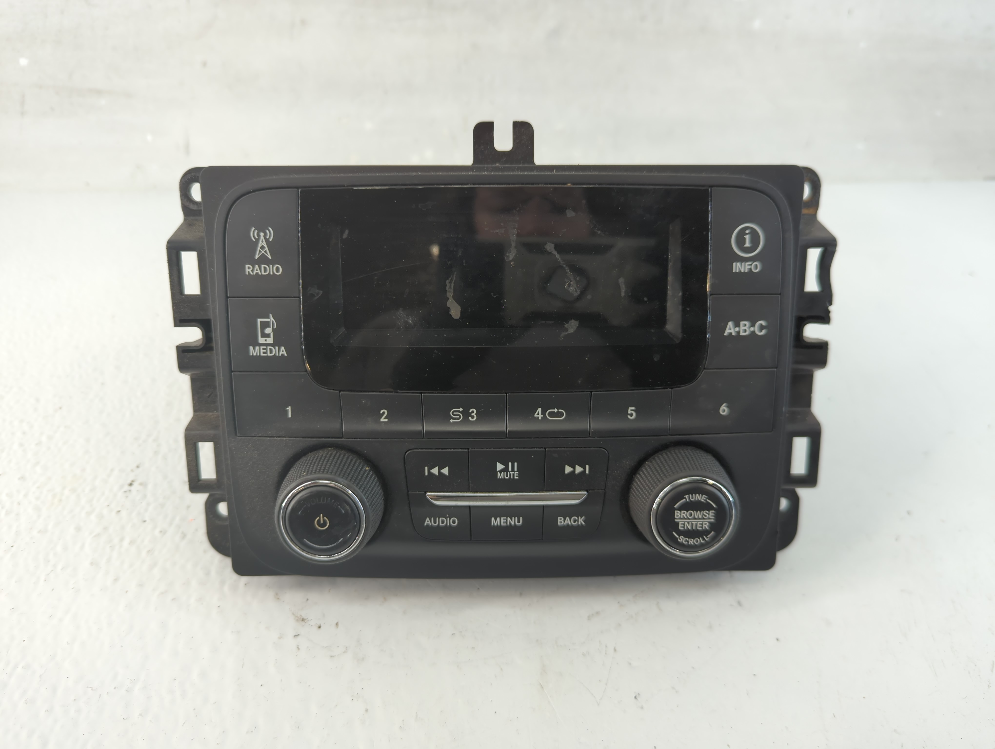 Dodge Ram 1500 Am Fm Cd Player Radio Receiver 937211 - Oemusedautoparts1.com