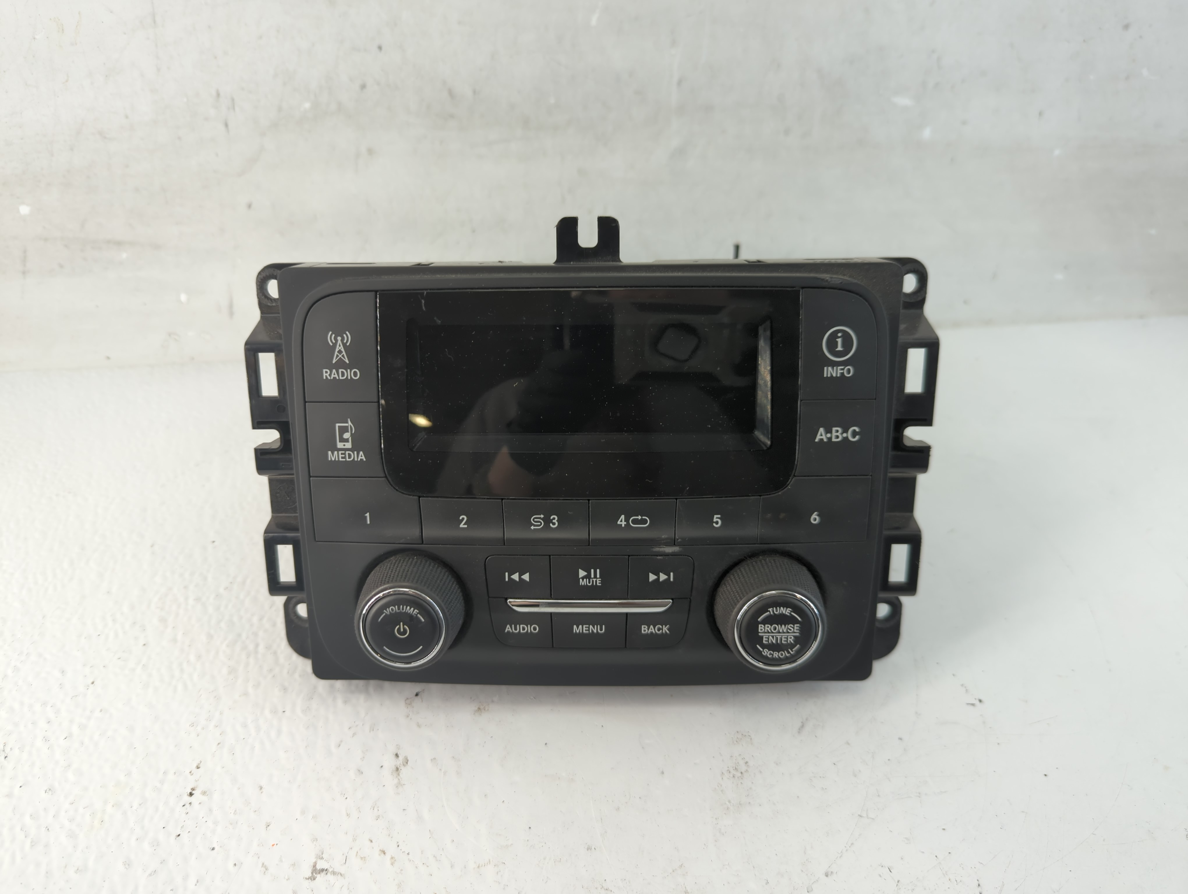 Picture of Dodge Ram 1500 Am Fm Cd Player Radio Receiver 937212