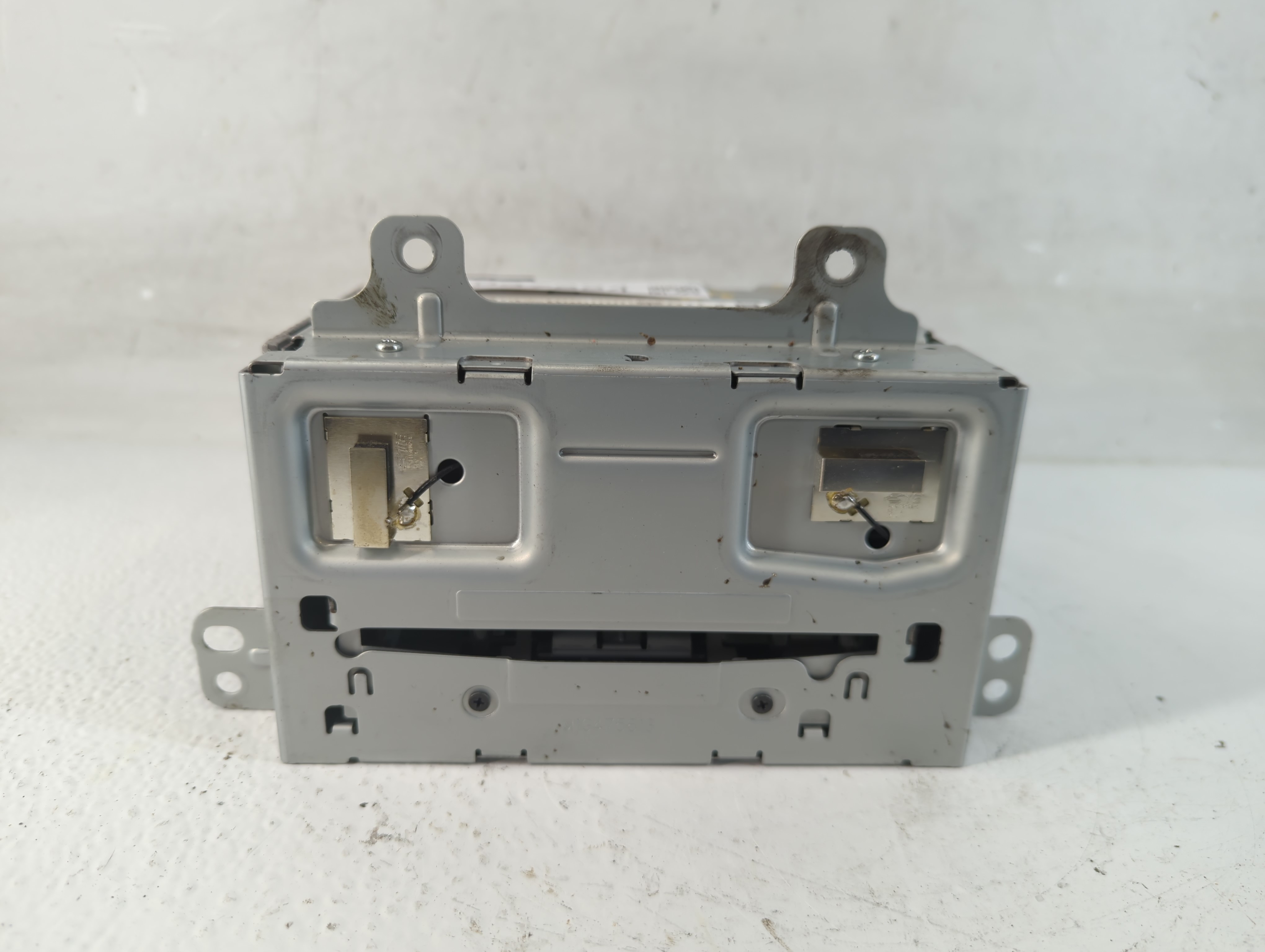 2013-2014 Buick Encore Am Fm Cd Player Radio Receiver 937224 - Oemusedautoparts1.com