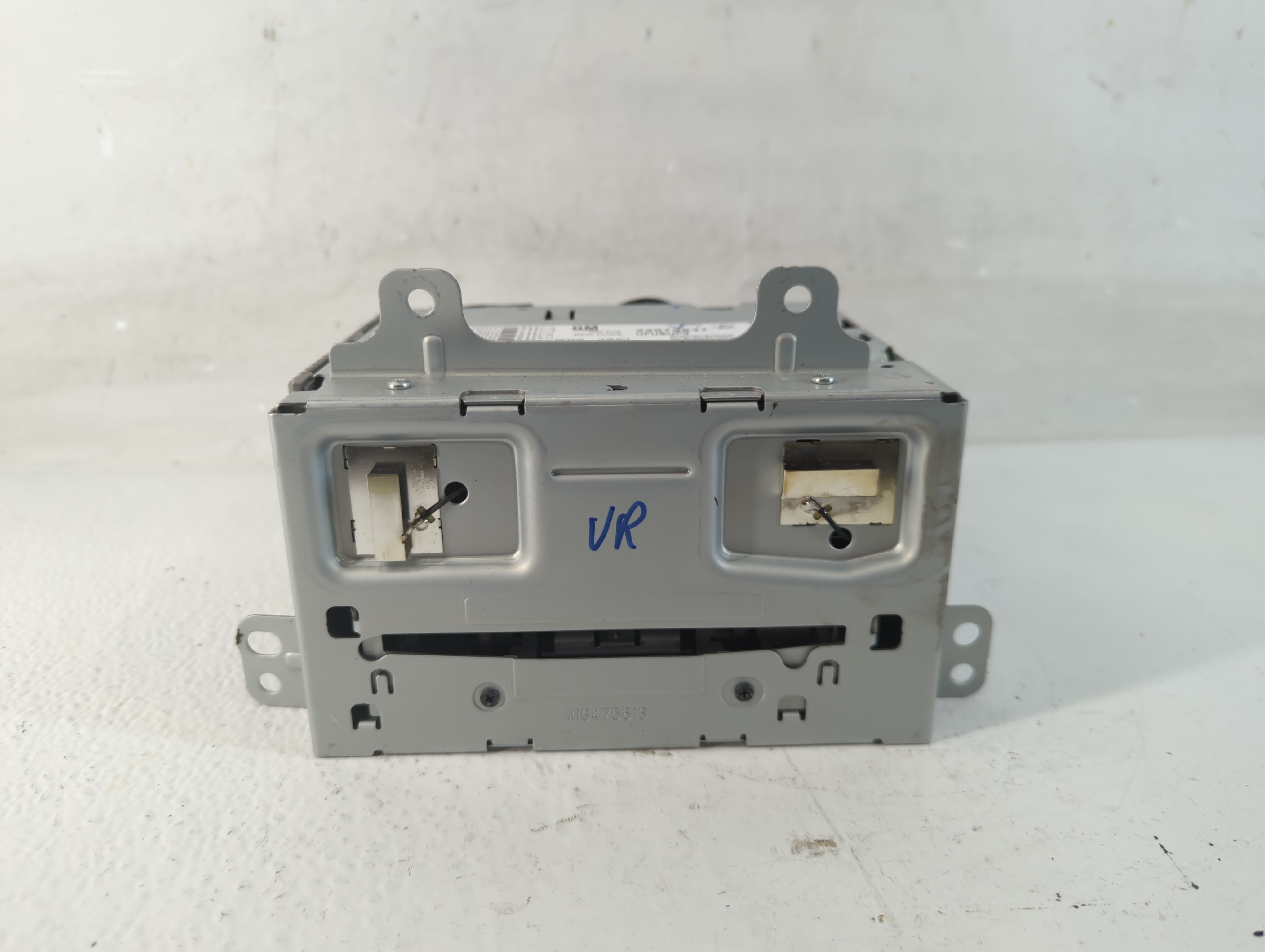 2013-2013 Buick Verano Am Fm Cd Player Radio Receiver 937285 - Oemusedautoparts1.com
