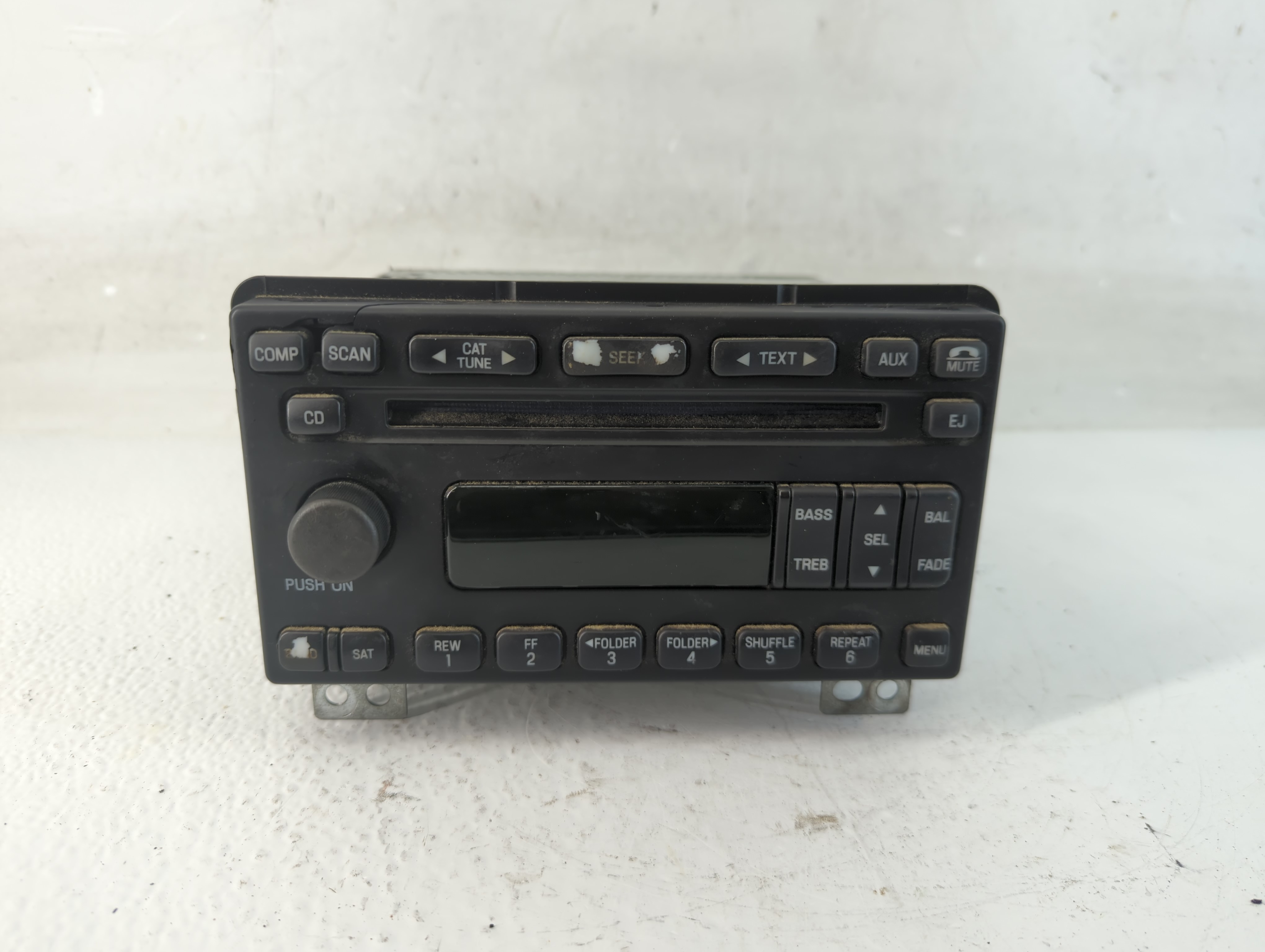 2005-2005 Ford Explorer Am Fm Cd Player Radio Receiver 937304 - Oemusedautoparts1.com