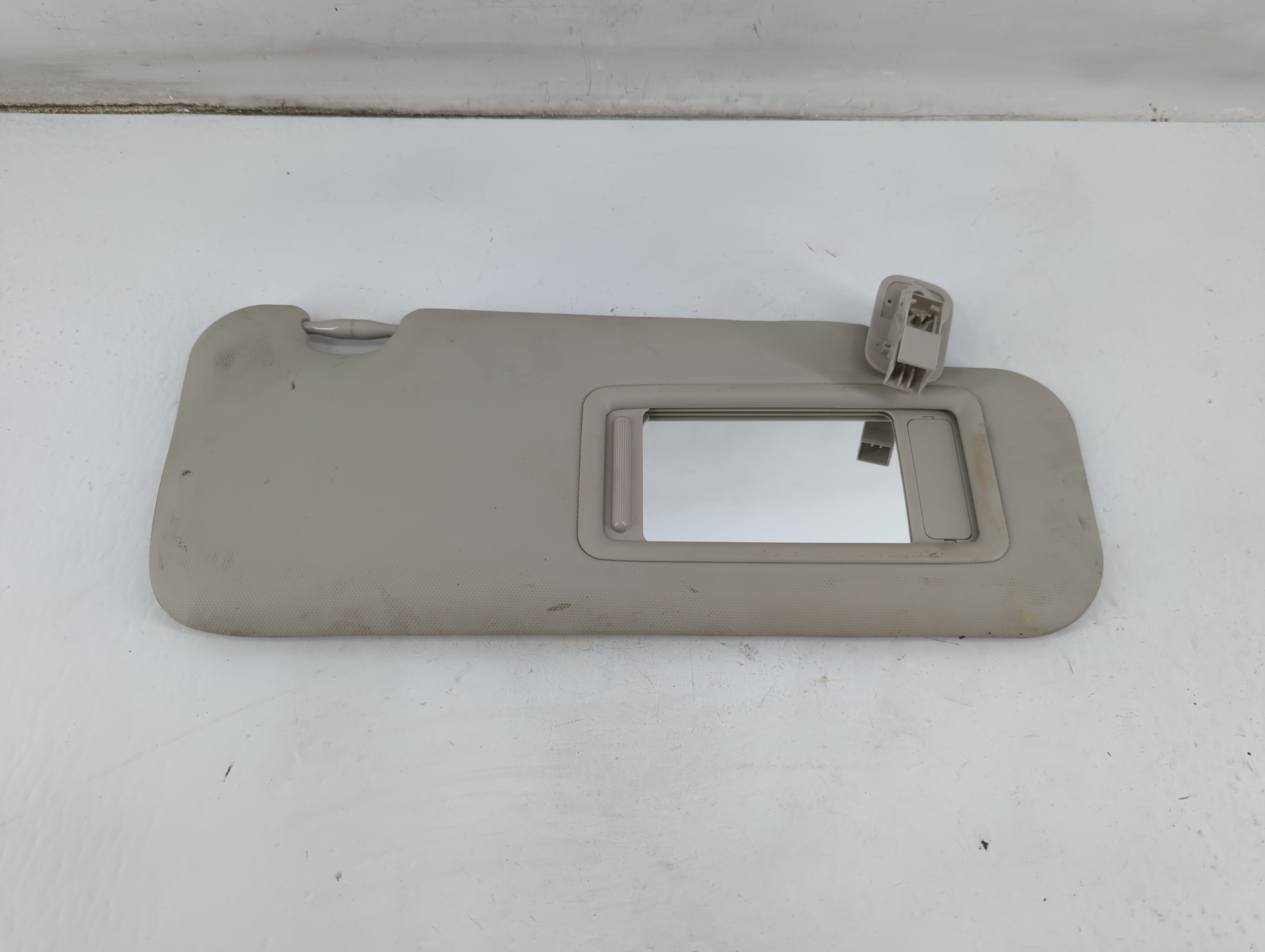 2014-2017 Mazda 6 Passenger Sun Visor Mirror Right Sunvisor Ivory 937328 - Oemusedautoparts1.com