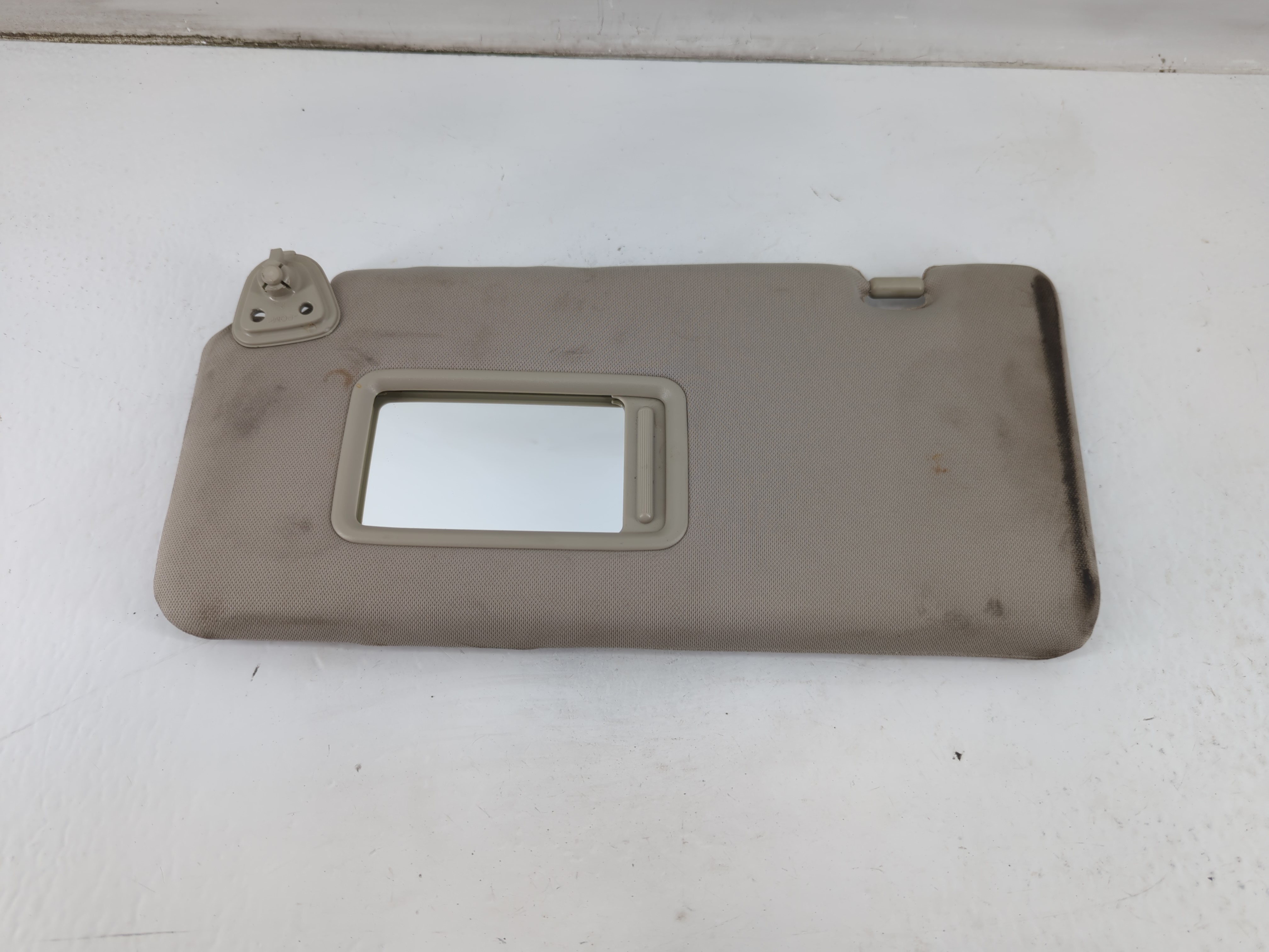 2007-2012 Nissan Versa Passenger Sun Visor Mirror Right Sunvisor Ivory 937343 - Oemusedautoparts1.com