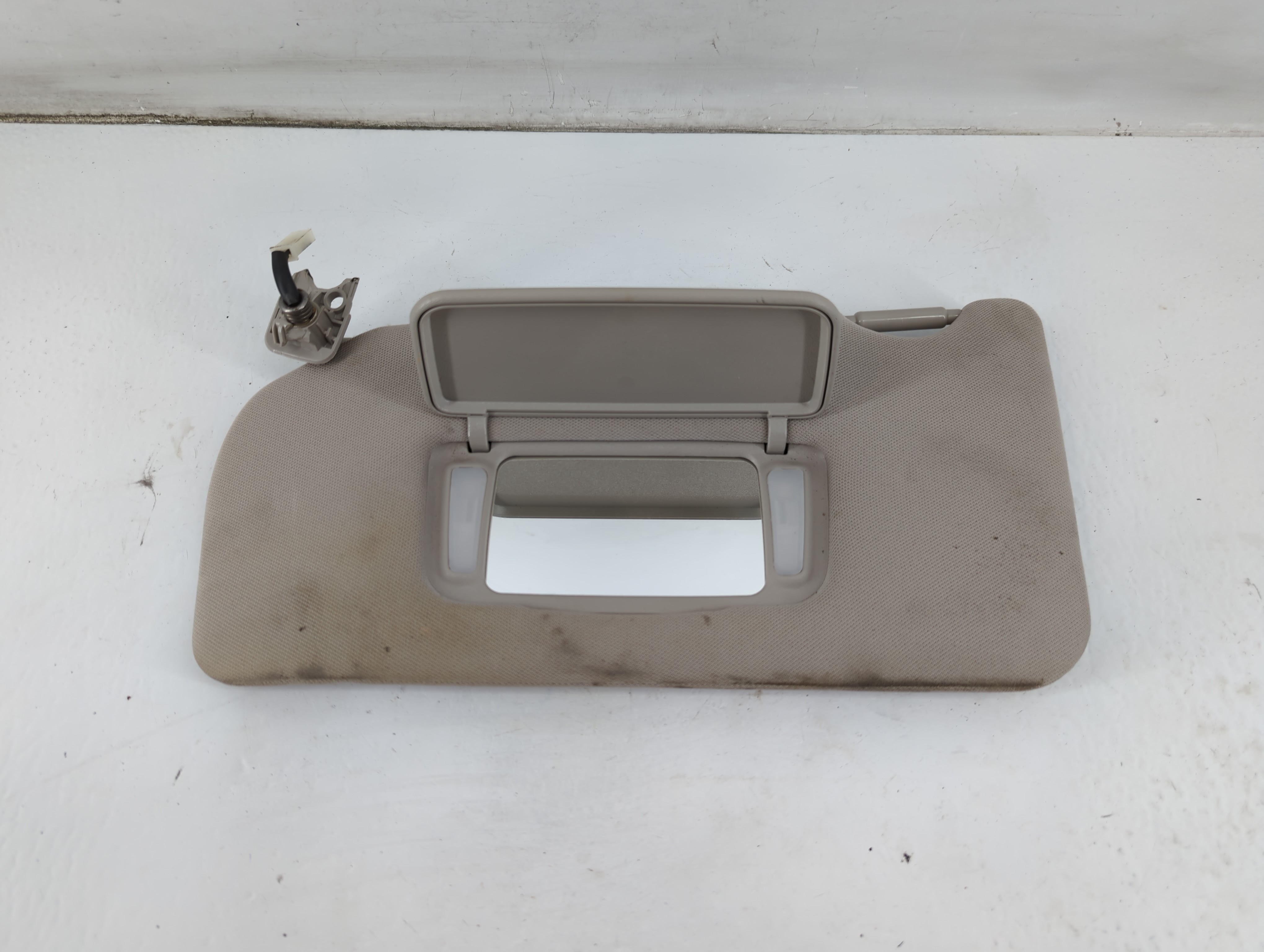 2010-2012 Nissan Altima Driver Sun Visor Mirror Left Sunvisor Grey 937366 - Oemusedautoparts1.com