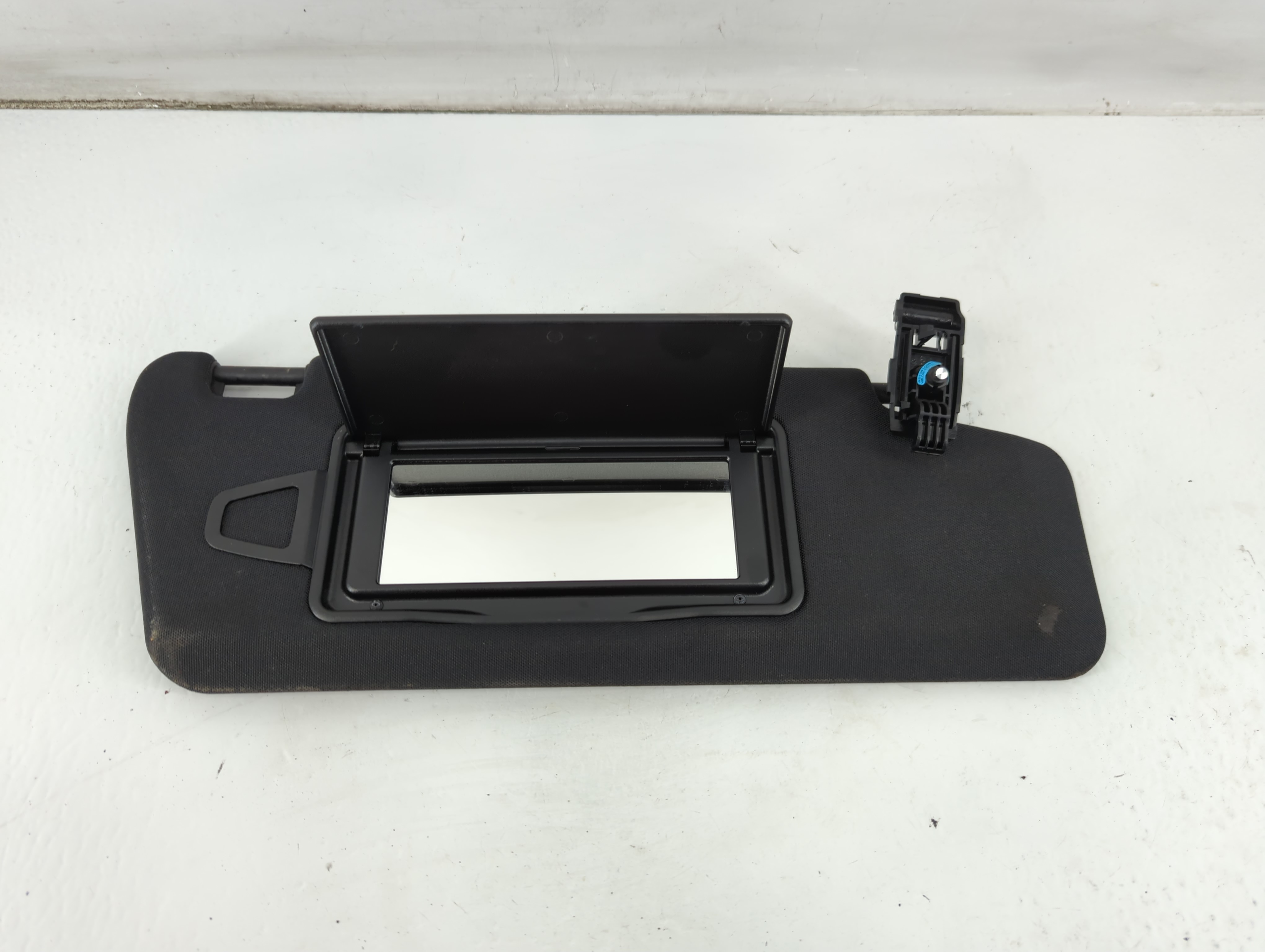 2010-2013 Mercedes-benz E350 Driver Sun Visor Mirror Left Sunvisor Black 937369 - Oemusedautoparts1.com