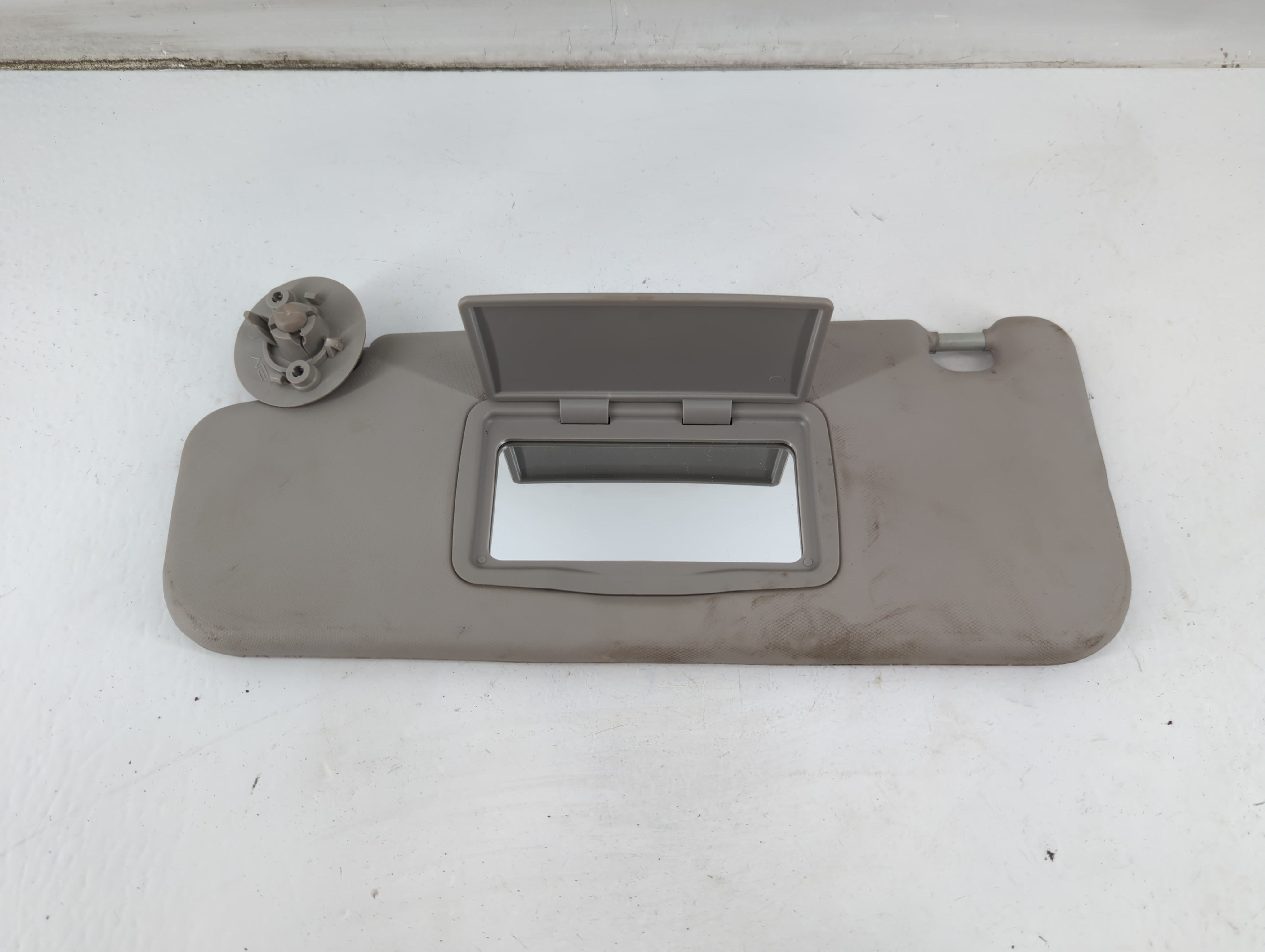 Picture of 2012-2019 Chevrolet Sonic Passenger Sun Visor Mirror Right Sunvisor Grey 937371