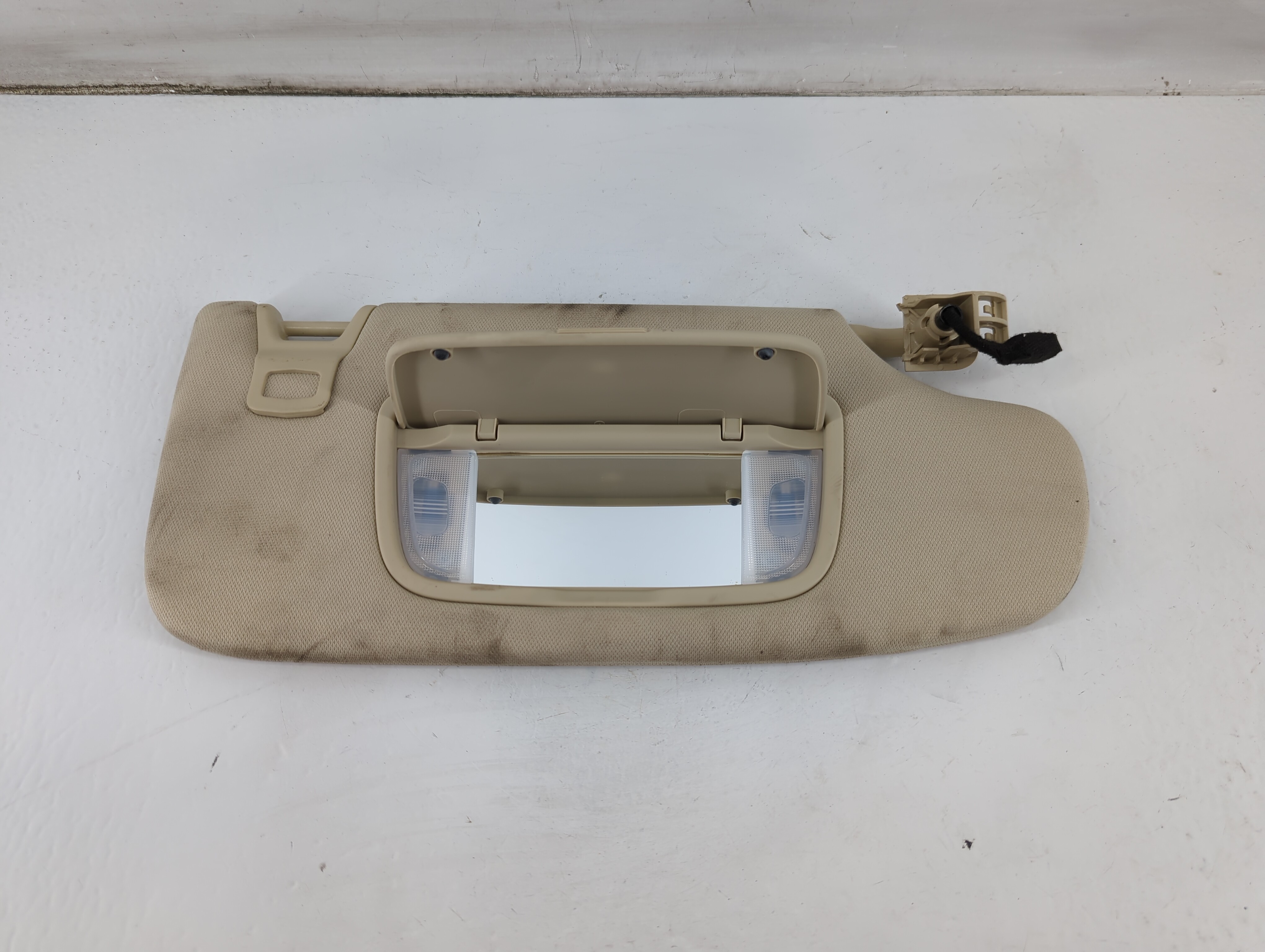 2015-2016 Ford Fusion Driver Sun Visor Mirror Left Sunvisor Beige 937372 - Oemusedautoparts1.com