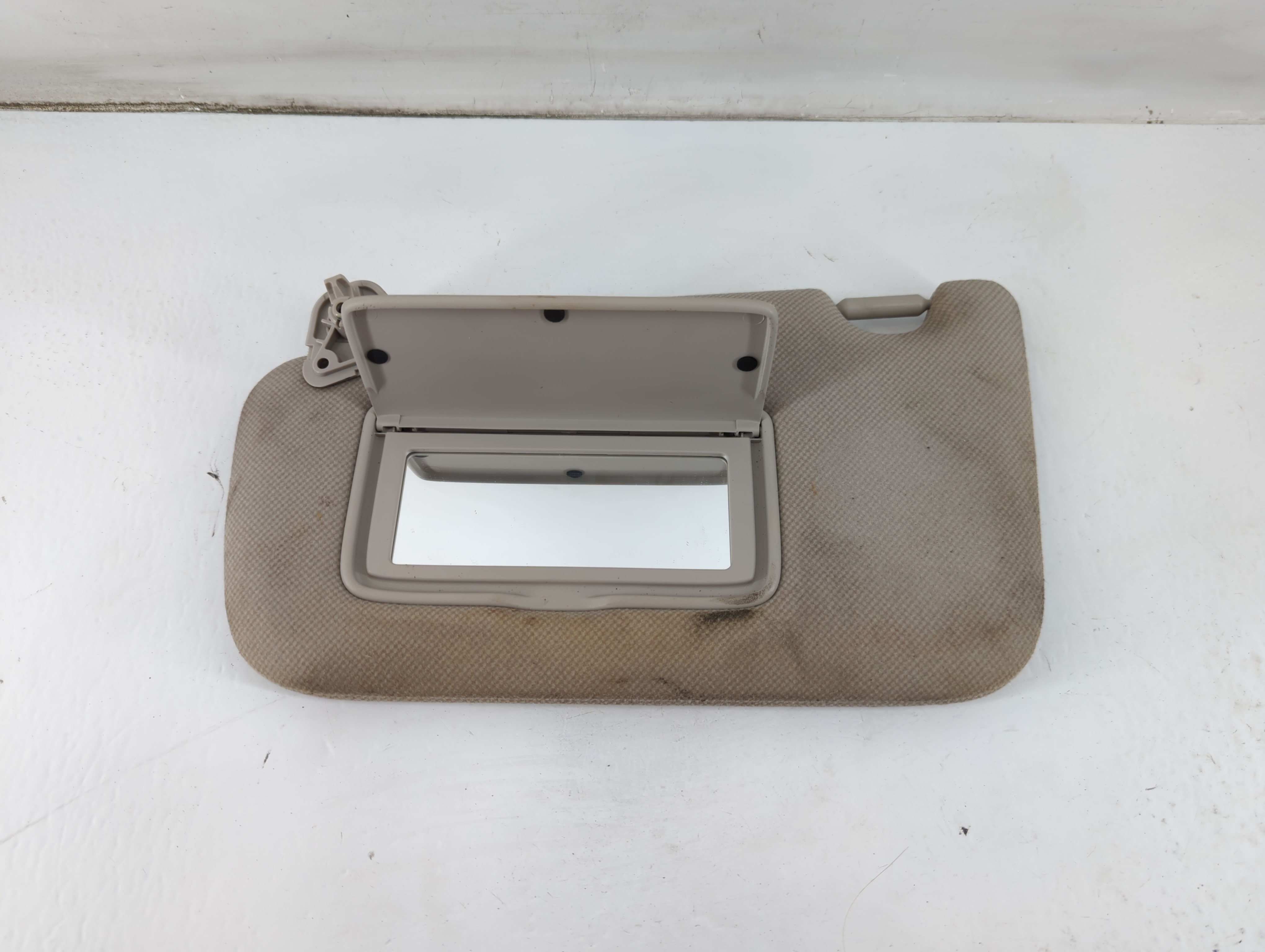 2013-2019 Nissan Sentra Passenger Sun Visor Mirror Right Sunvisor Gray 937381 - Oemusedautoparts1.com