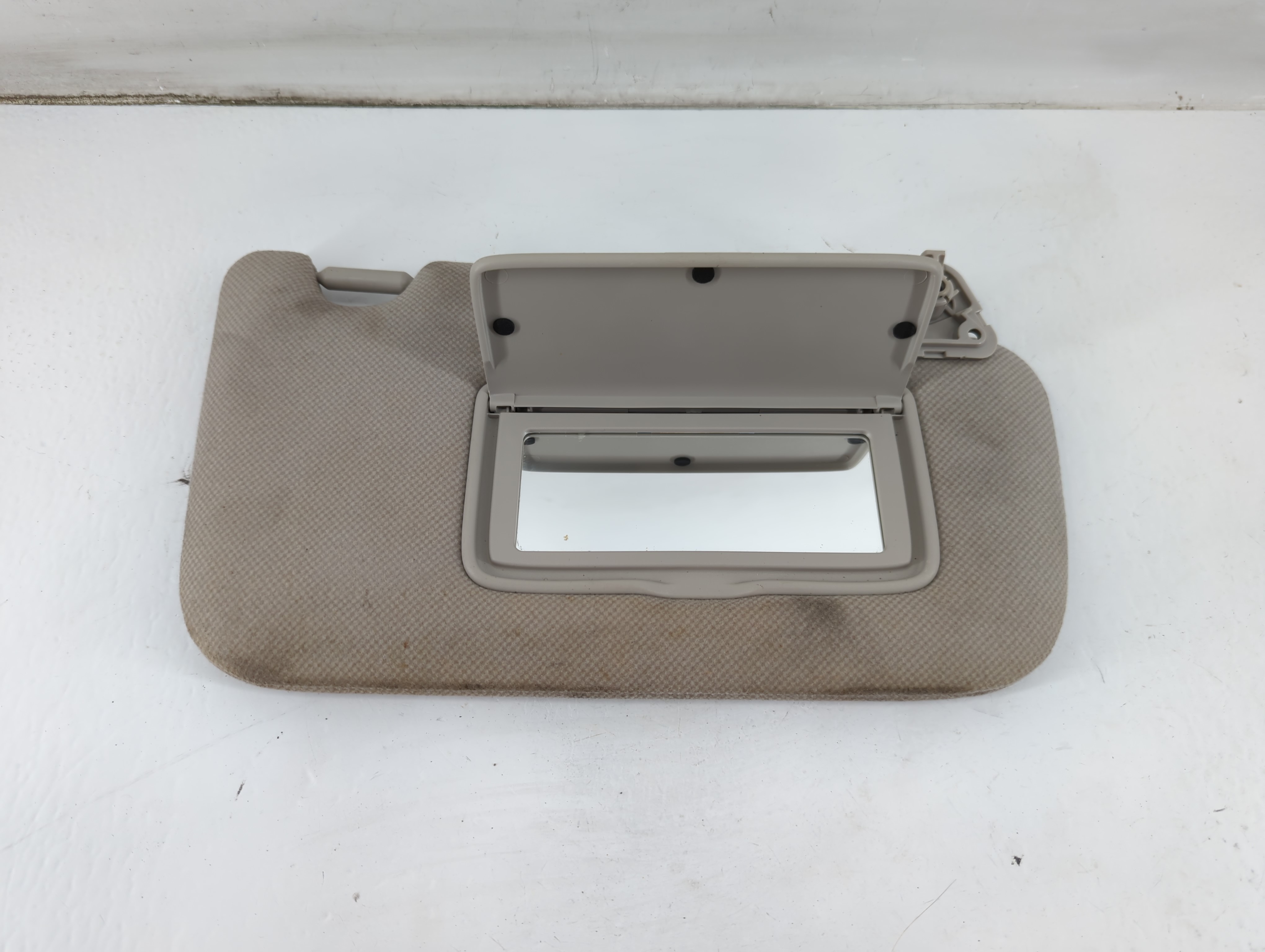 Hyundai Elantra Driver Sun Visor Mirror Left Sunvisor Gray 937382 - Oemusedautoparts1.com