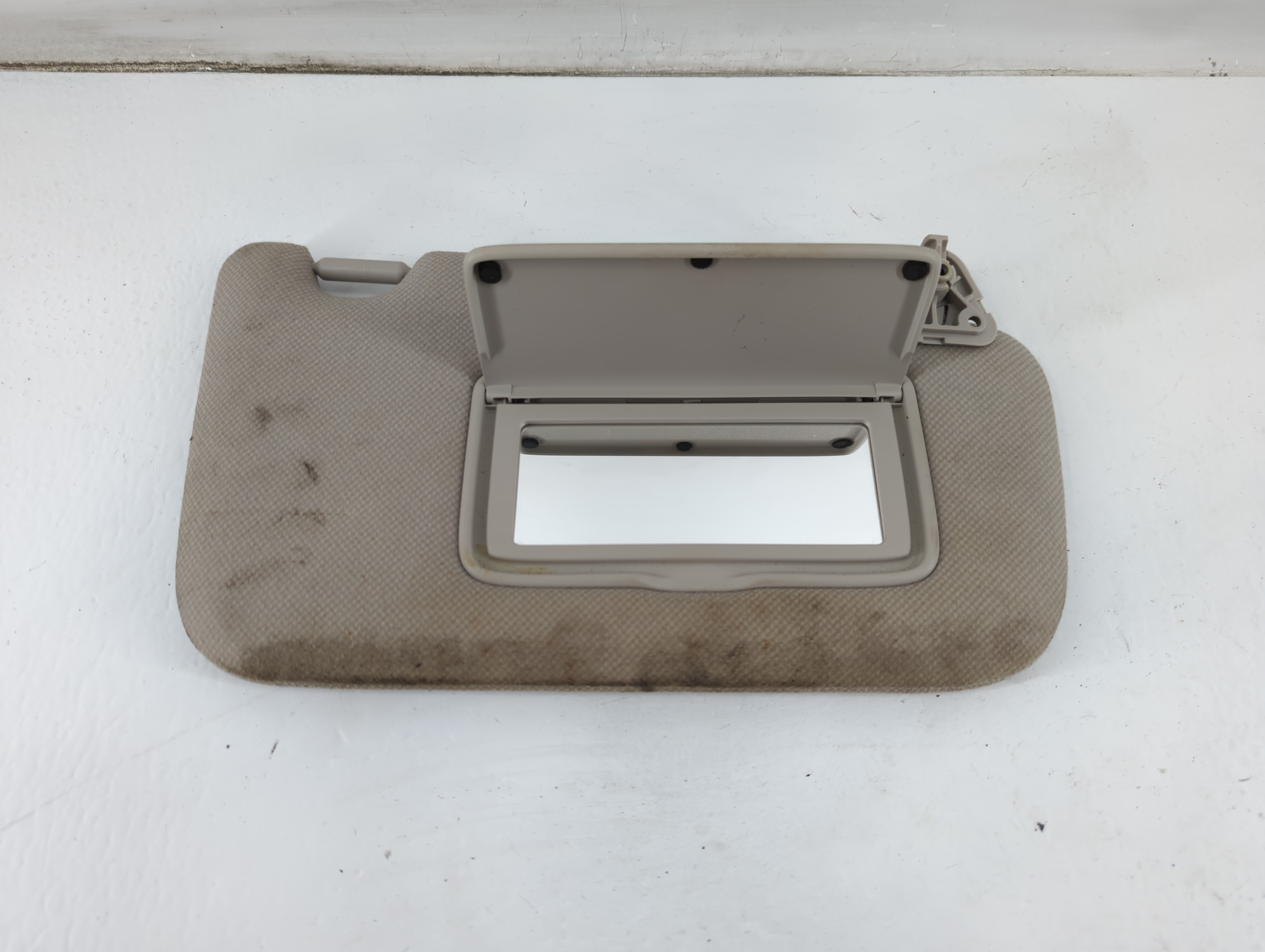 2013-2019 Nissan Sentra Passenger Sun Visor Mirror Right Sunvisor Gray 937389 - Oemusedautoparts1.com