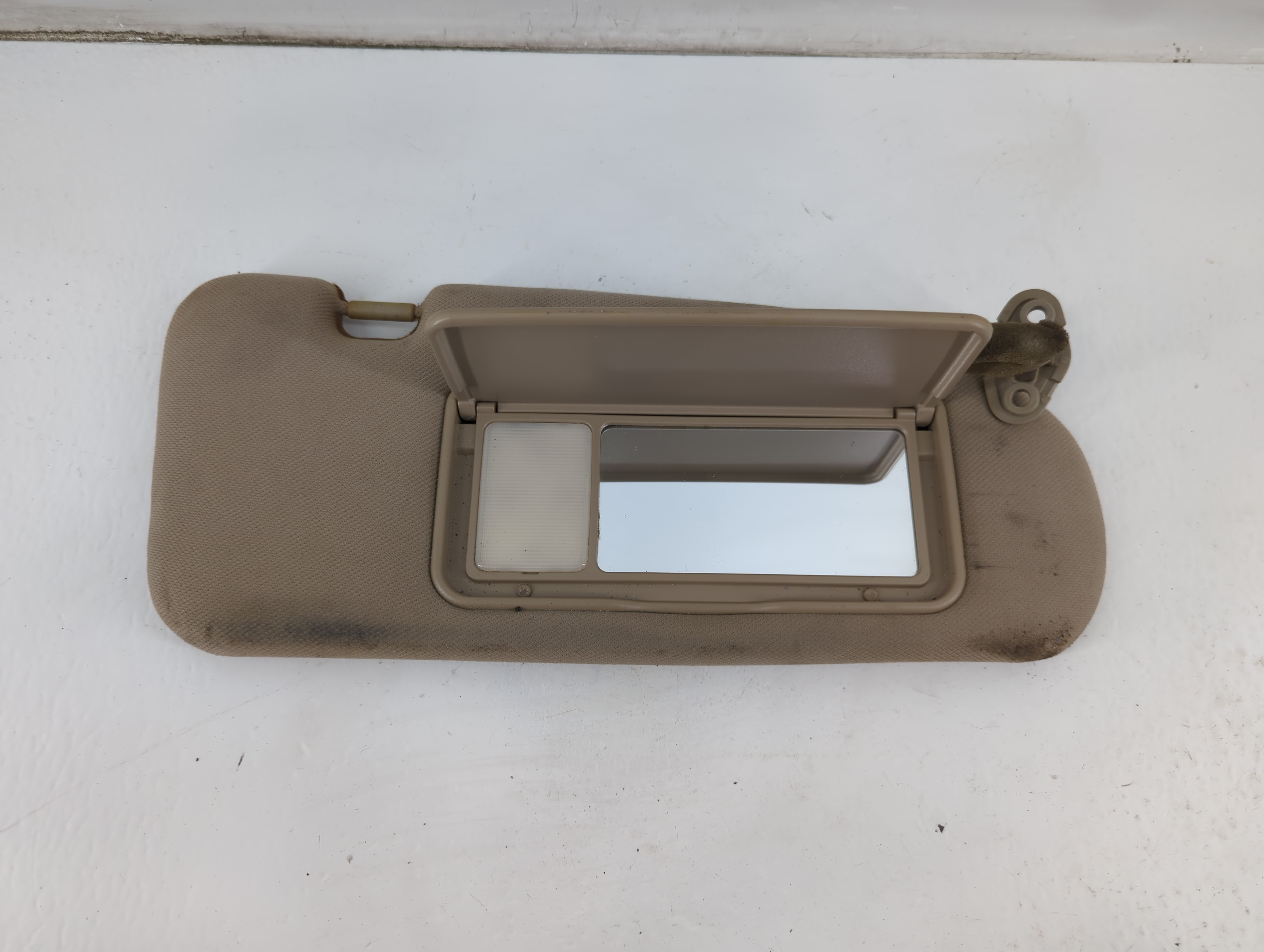 Picture of 2005-2007 Kia Sorento Driver Sun Visor Mirror Left Sunvisor Beige 937390