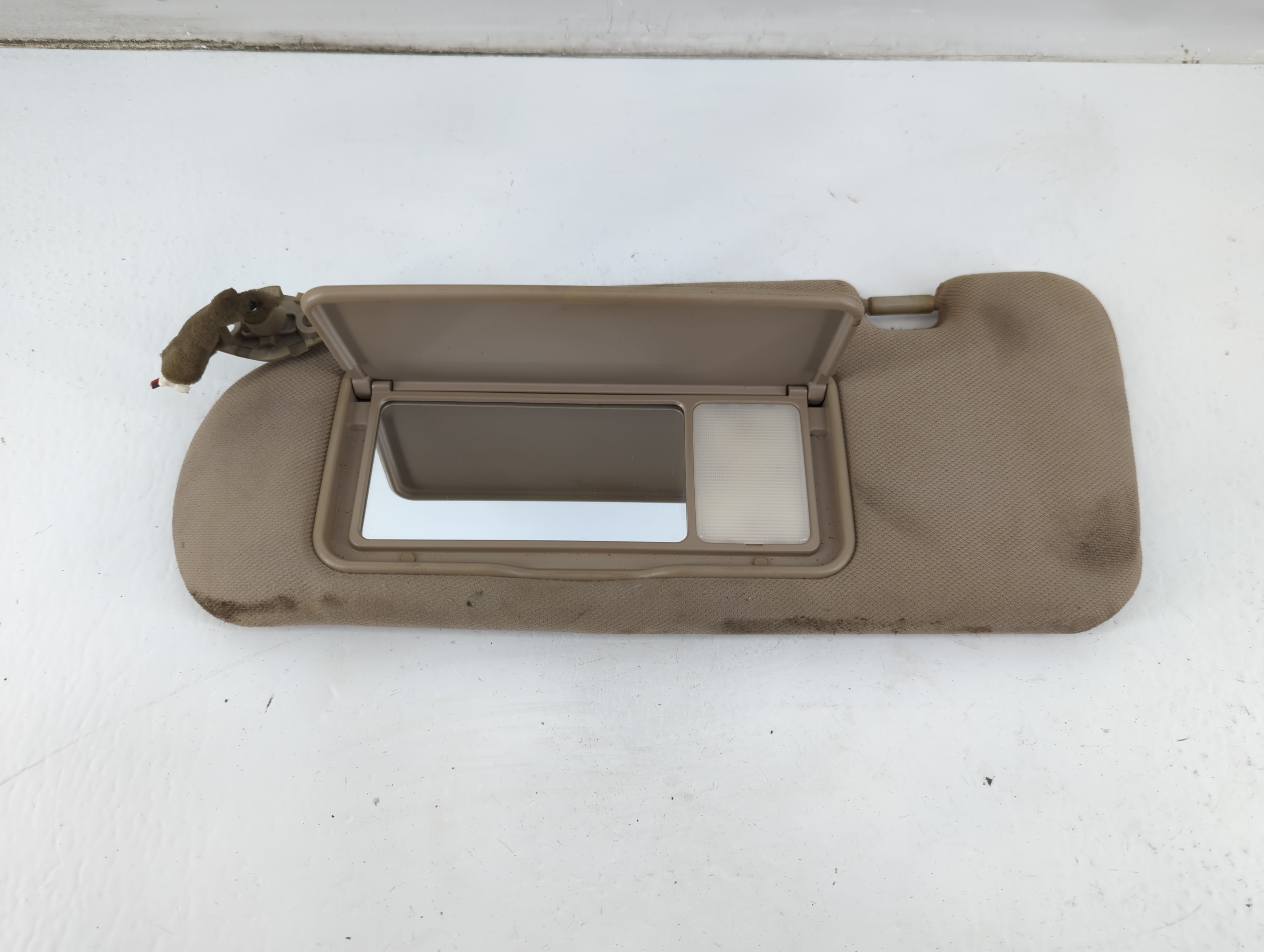 2005-2007 Kia Sorento Passenger Sun Visor Mirror Right Sunvisor Beige 937391 - Oemusedautoparts1.com