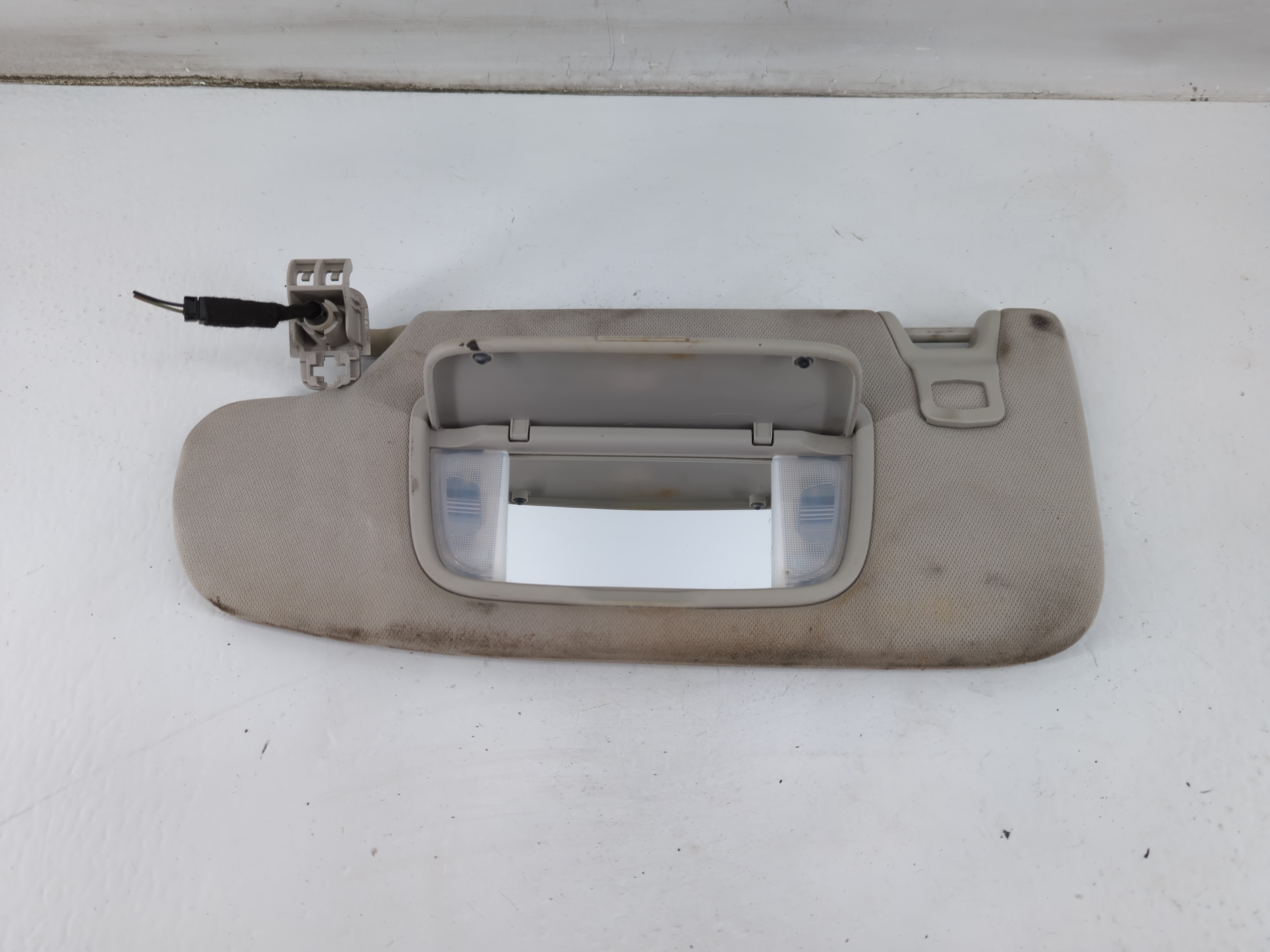 2013-2014 Ford Fusion Driver Sun Visor Mirror Left Sunvisor Grey 937392 - Oemusedautoparts1.com