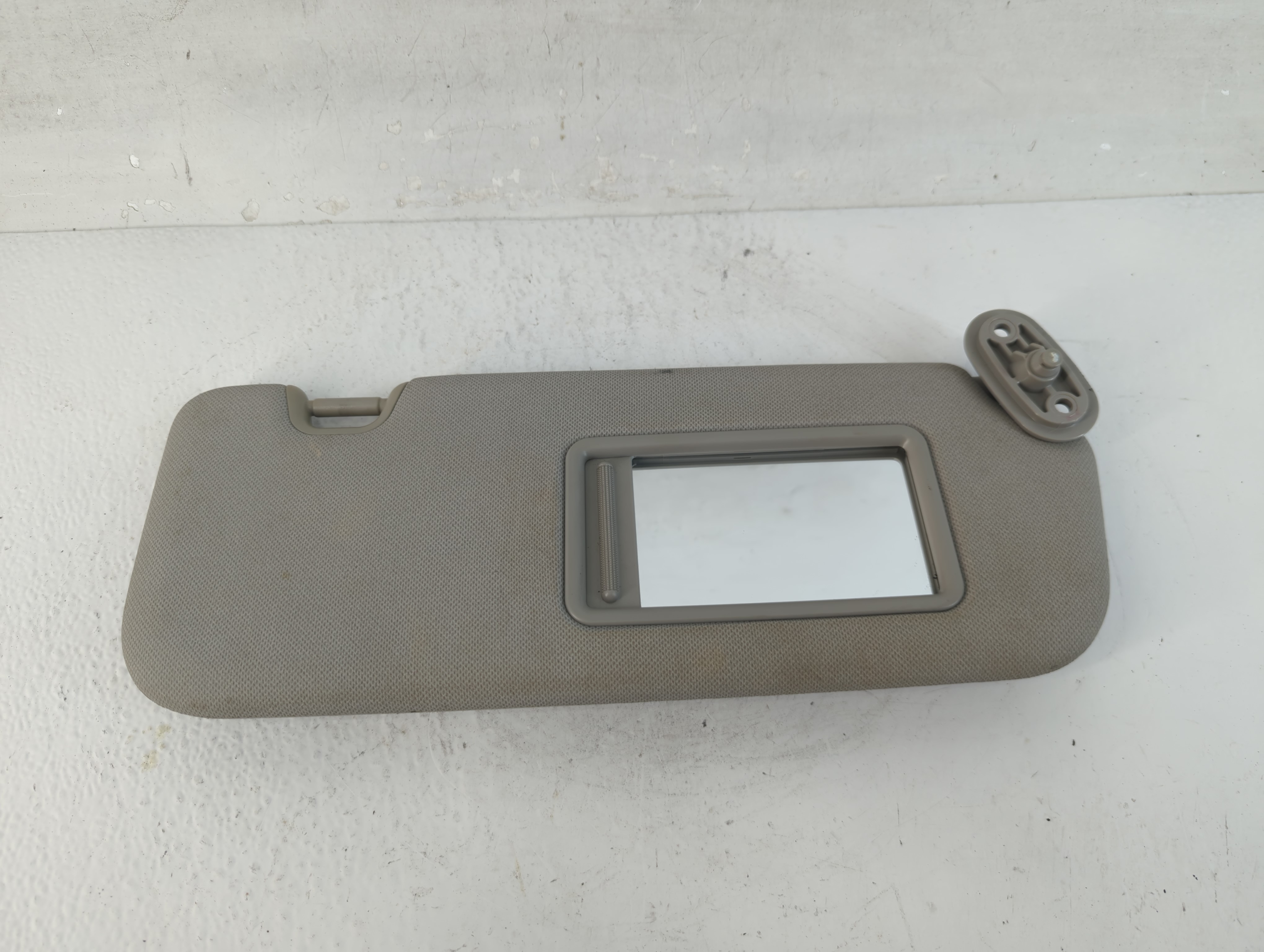 Picture of Kia Forte Passenger Sun Visor Mirror Right Sunvisor 937412