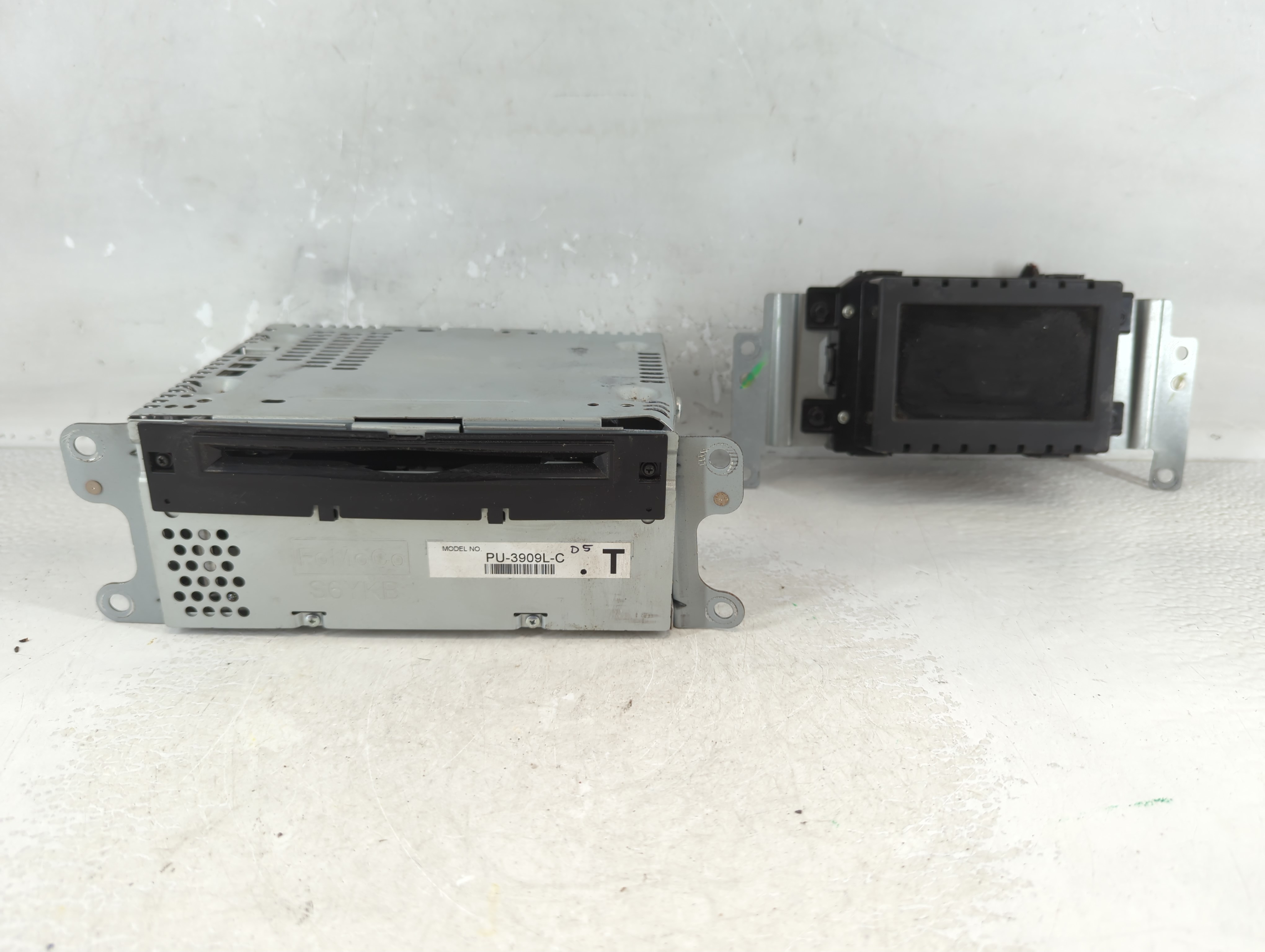 Picture of 2014 Ford Explorer Information Display Screen 937491