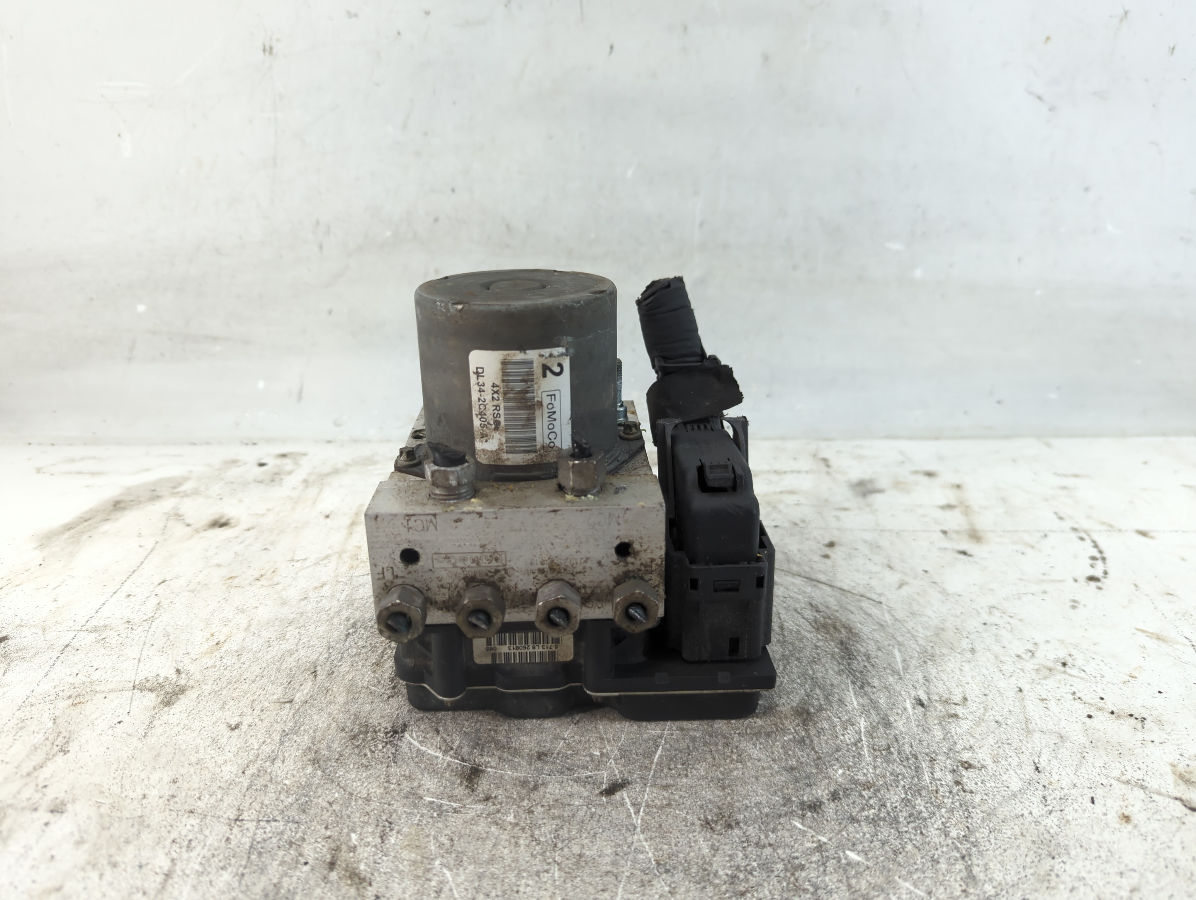 2013-2014 Ford F-150 Abs Pump Control Module 937587 - Oemusedautoparts1.com