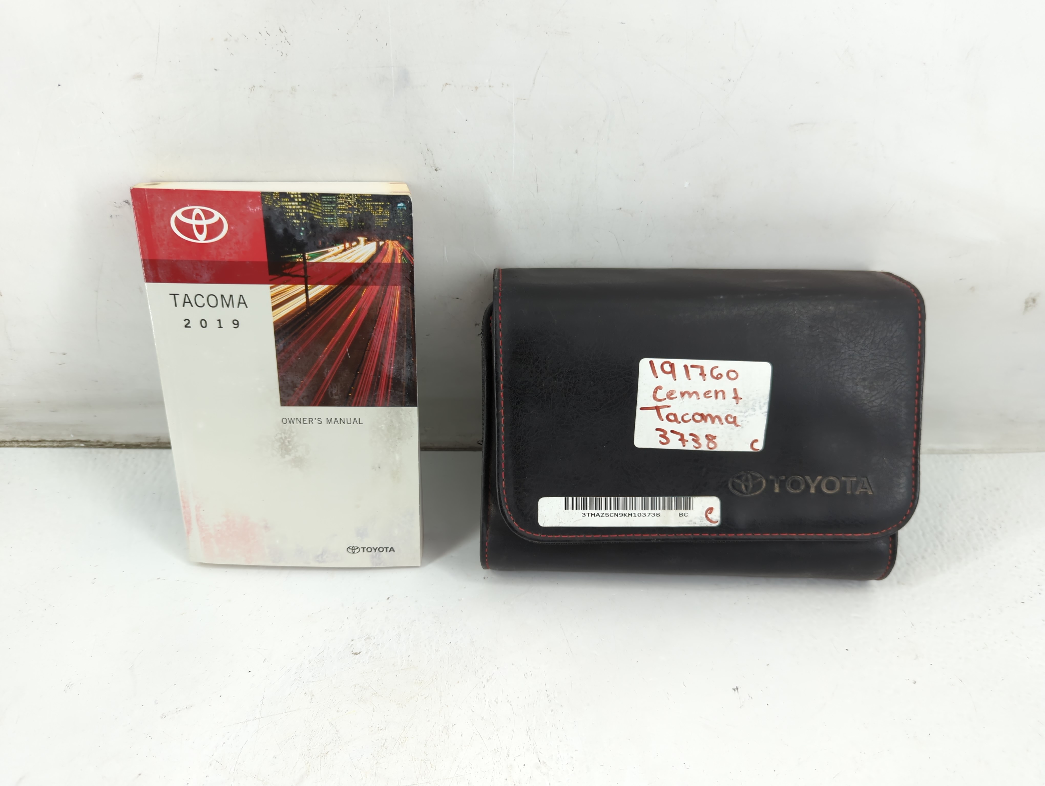 2019 Toyota Tacoma Owners Manual Book Guide 937597 - Oemusedautoparts1.com